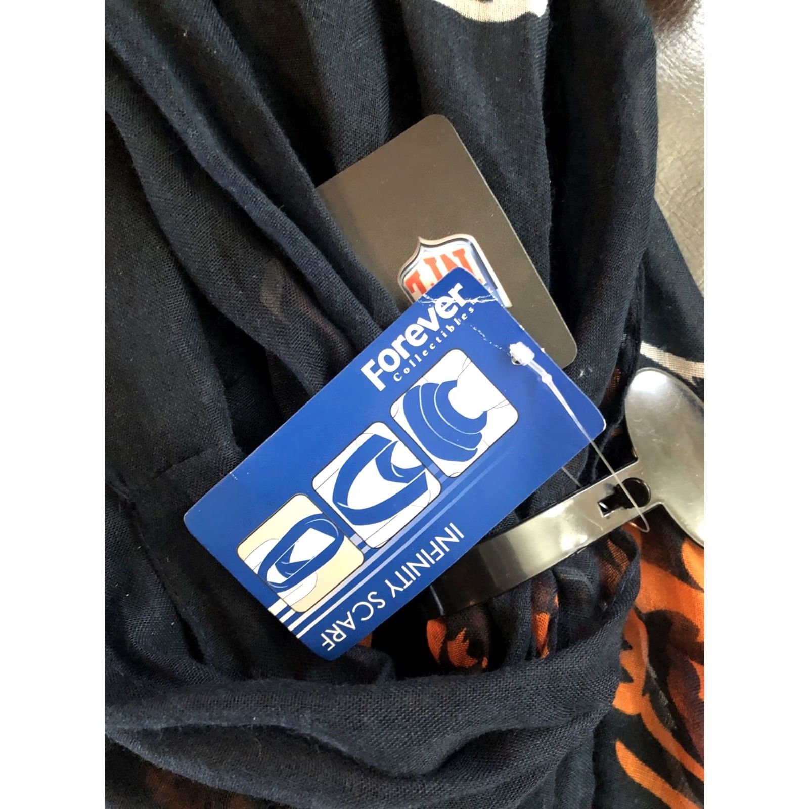 Logo 7 VINTAGE? (No) Chicago Bears Infinity Scarf Women Navy Blue Forever Collectibles BEAR logo Sports Scarf Womens Fall Winter Bears Style Infinity Pattern Size ONE SIZE - 5 Thumbnail
