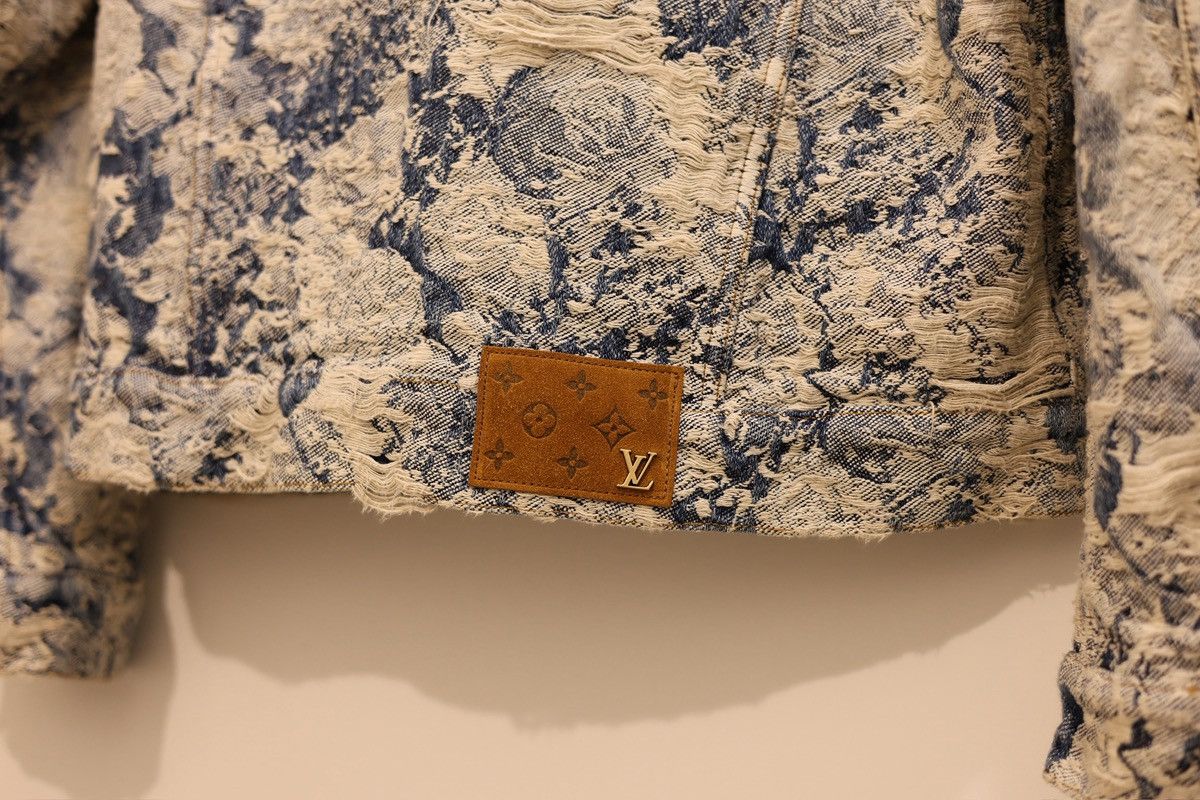 Louis Vuitton Louis Vuitton distressed denim jacket size 52 Size US L / EU 52-54 / 3 - 3 Thumbnail