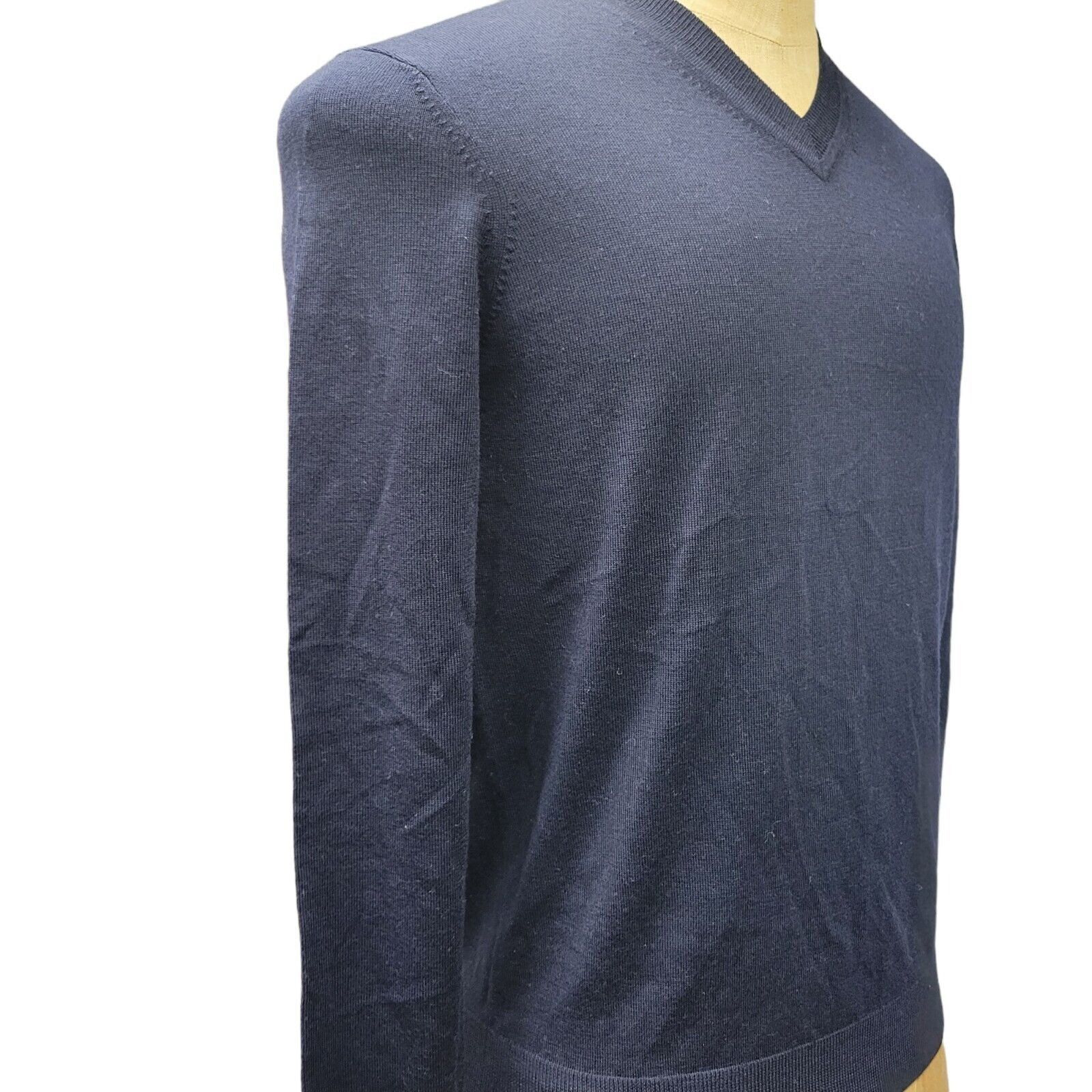 Bloomingdale's Men's Bloomingdale's 100% Merino Wool V-neck Sweater. Size Size US XXL / EU 58 / 5 - 4 Thumbnail