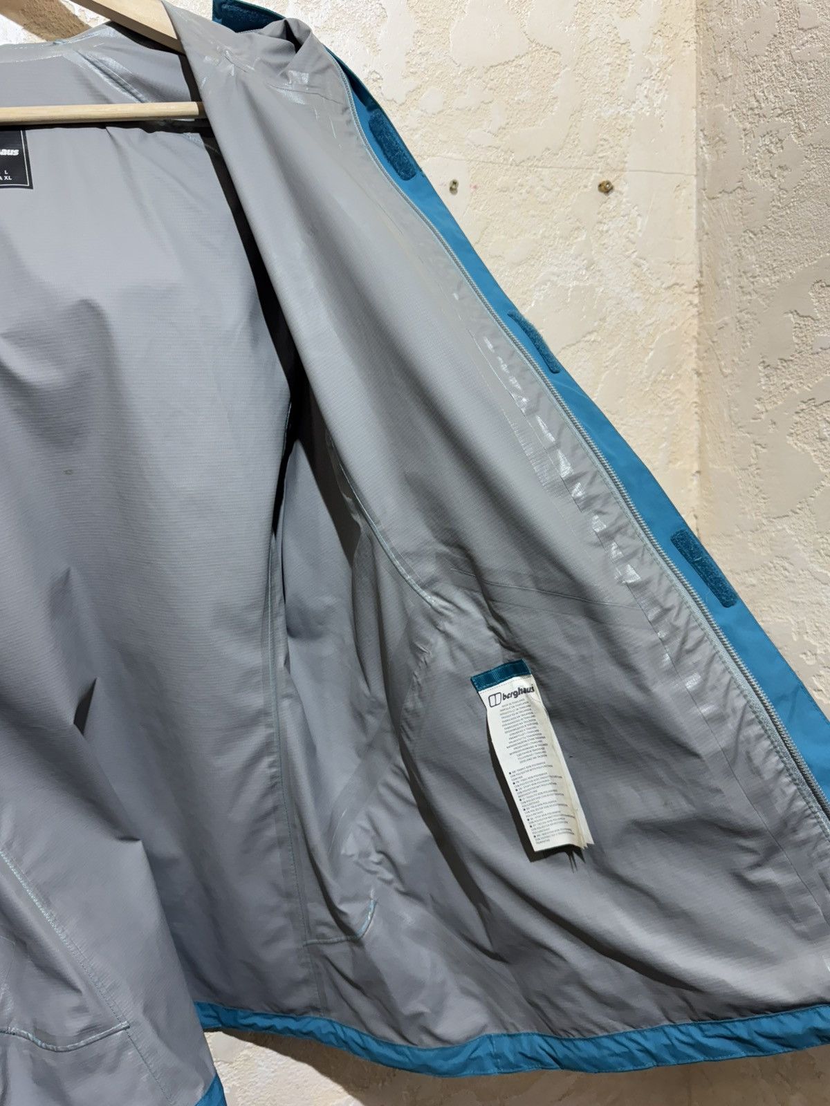 Berghaus × Outdoor Research BNWT Berghaus Women's Alluvion Shell Jacket UK14 Size L / US 10 / IT 46 - 18 Thumbnail