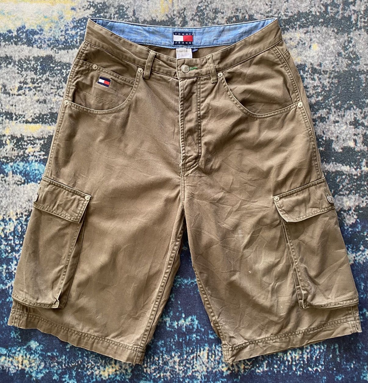 Tommy Hilfiger × Vintage Vintage 90s Tommy Hilfiger Cotton Cargo Shorts Beige Size US 32 / EU 48 - 1 Thumbnail