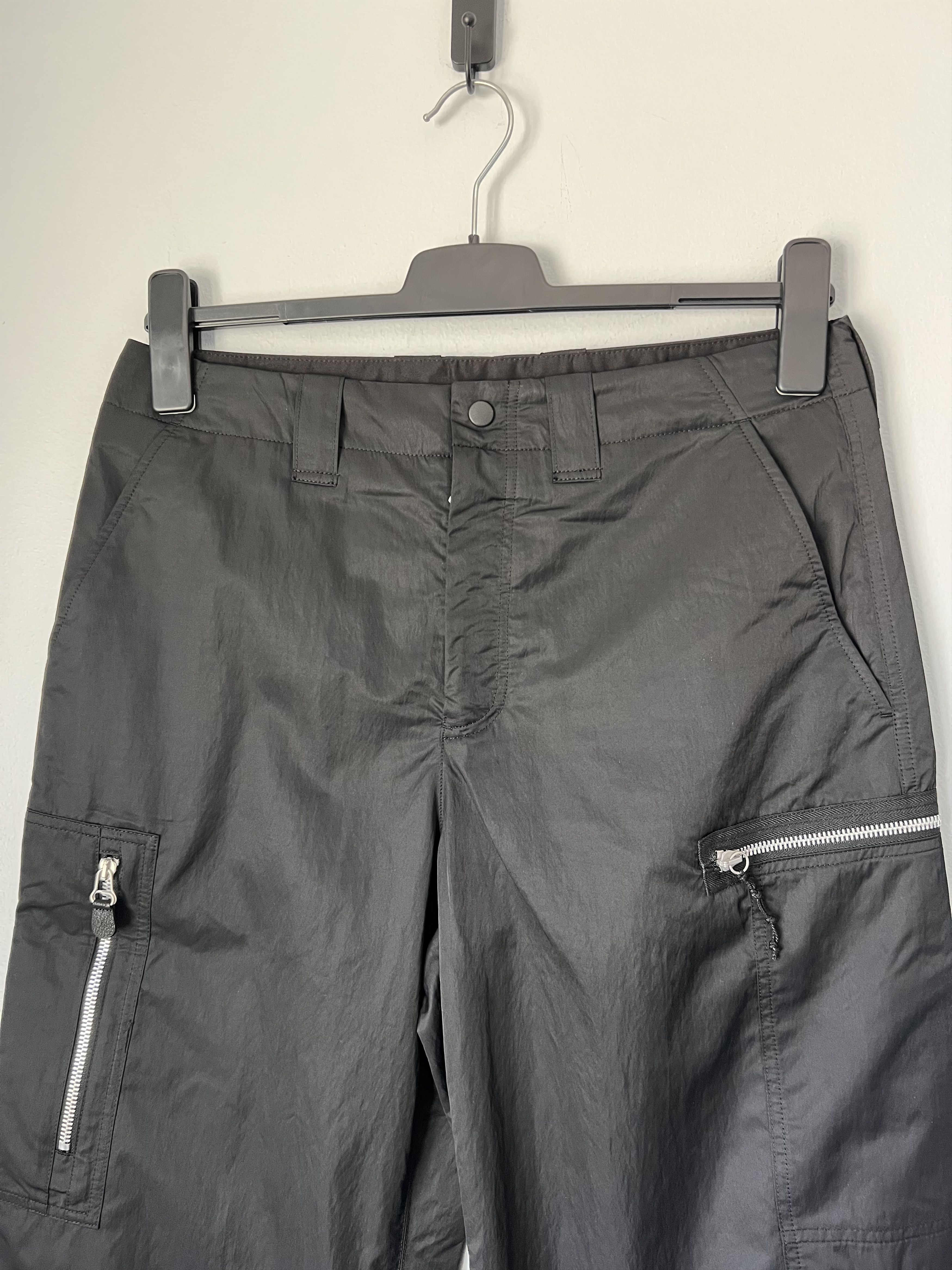 Our Legacy Our Legacy High Gloss Sateen Tactical Cargo Pants in Black Size US 32 / EU 48 - 2 Thumbnail