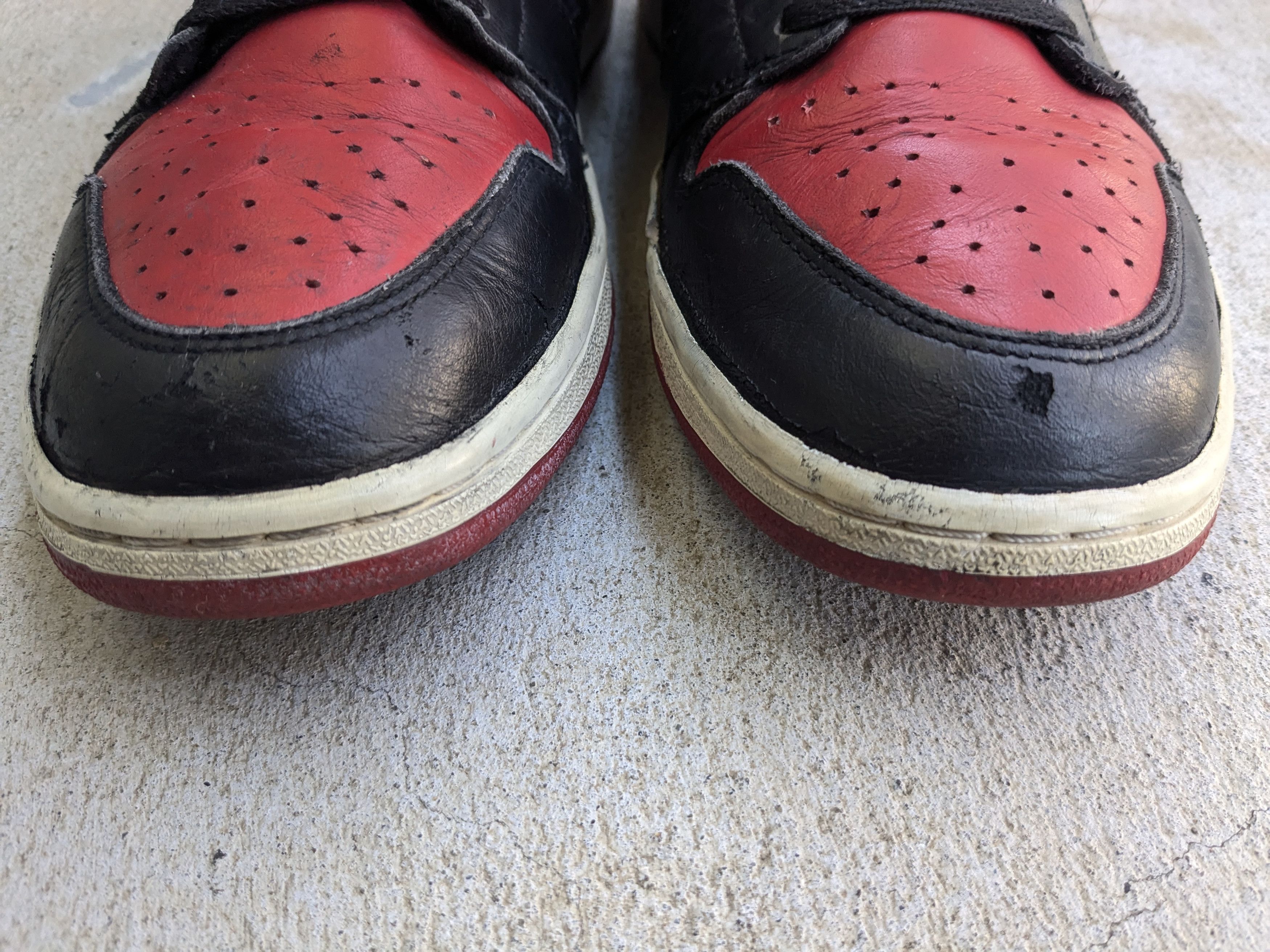 Jordan Brand Nike Air Jordan 1 Bred 2001 High Tops 2001 136066-061 Size US 11.5 / EU 44-45 - 2 Thumbnail