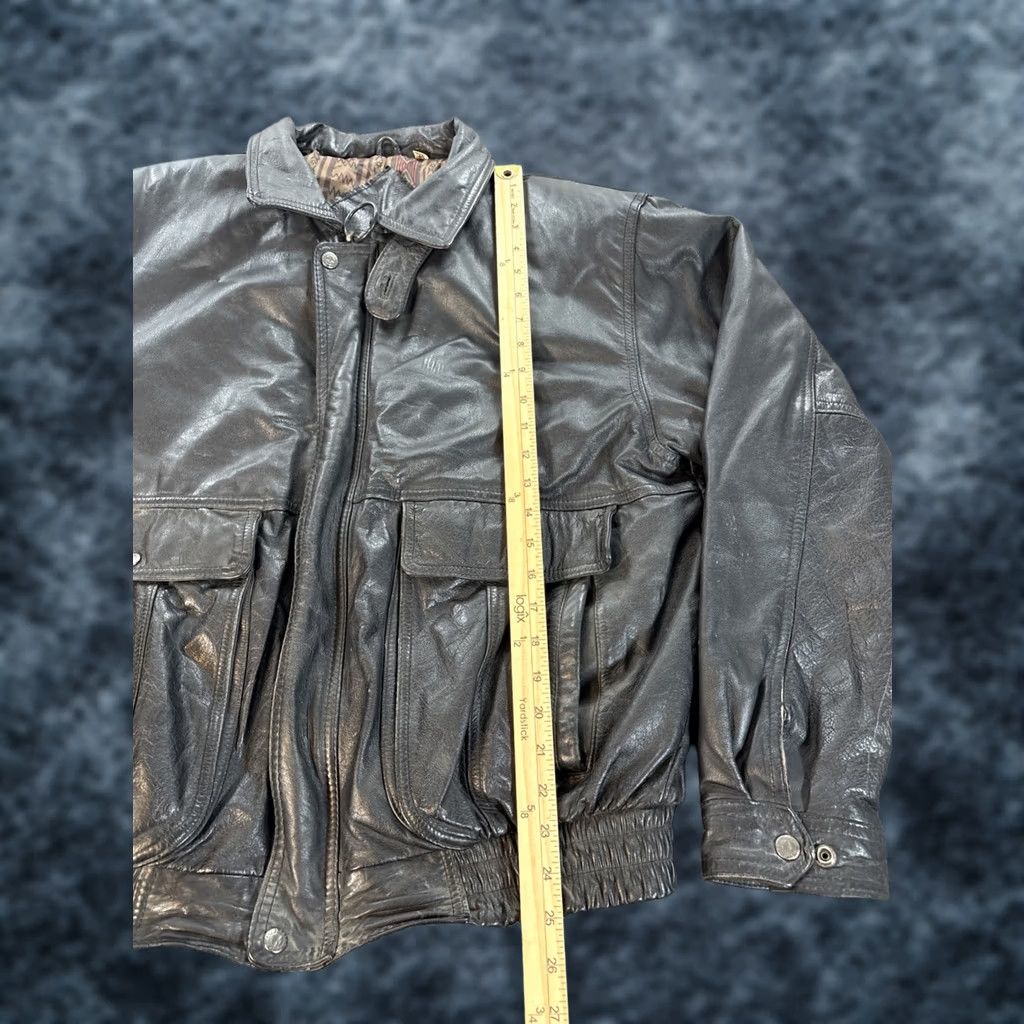 Roundtree & Yorke VINTAGE Roundtree & Yorke Bomber Jacket Mens M Black Leather Full Zip Lined 80s 90s Planes Classic Pilot Size US M / EU 48-50 / 2 - 1 Thumbnail