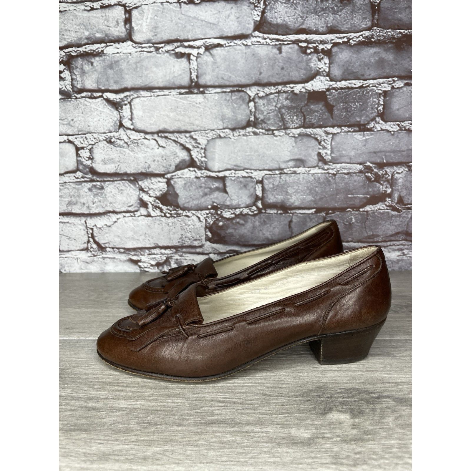 Bally Bally Brown Leather Kiltie Tassel Loafers Kitten Heel Shoes Size US 6.5 / IT 36.5 - 19 Thumbnail