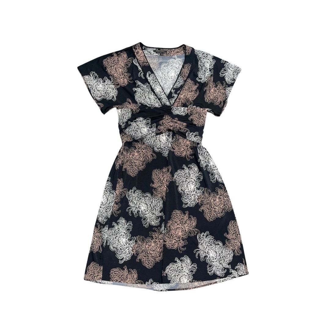Bcbgmaxazria Floral Wrap dress V-neck Empire Waist Brunch Bridal Spring Size M / US 6-8 / IT 42-44 - 2 Thumbnail