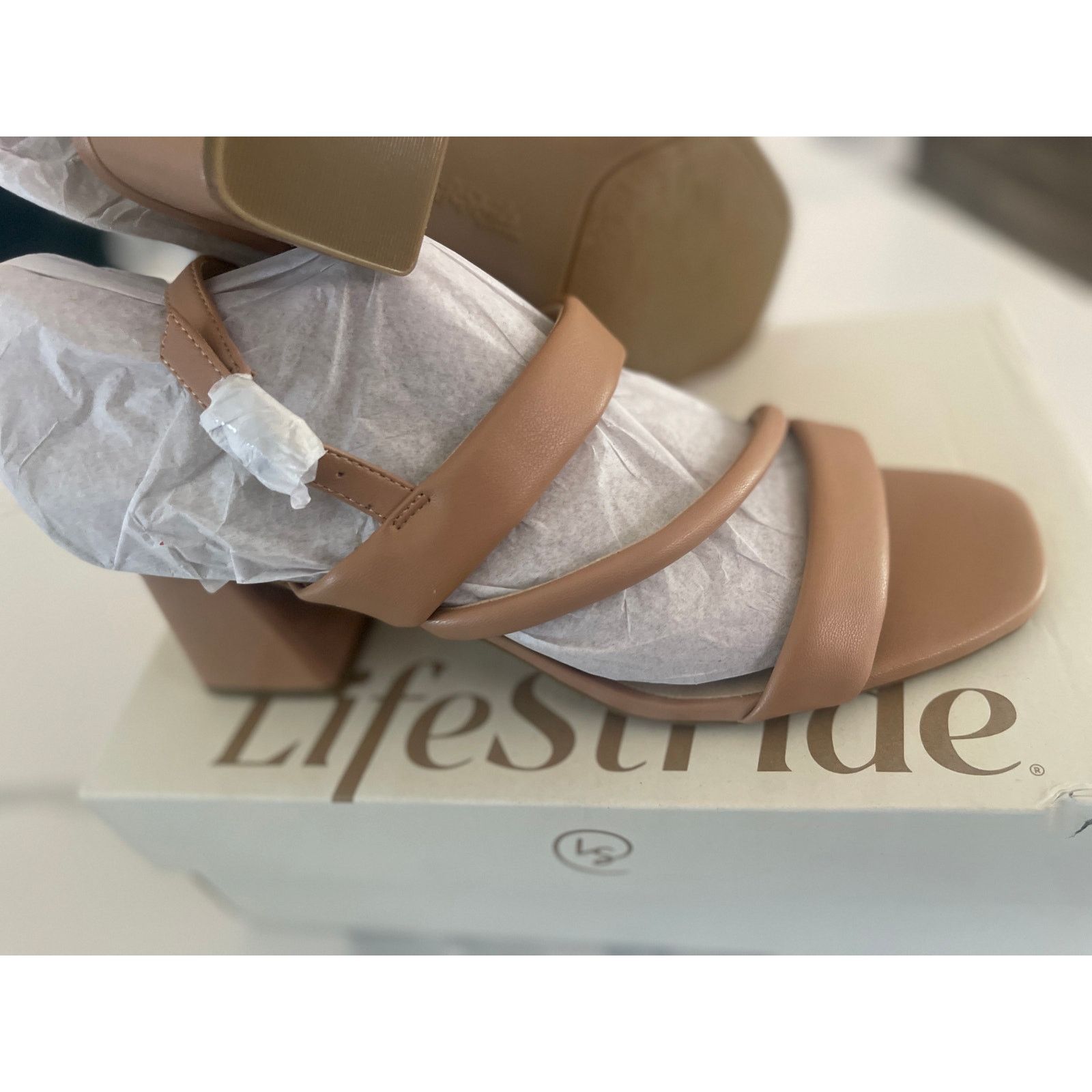 Other LifeStride Celia Sienna Sandals Size 9.5 Beige Faux Leather Size US 9.5 / IT 39.5 - 2 Thumbnail