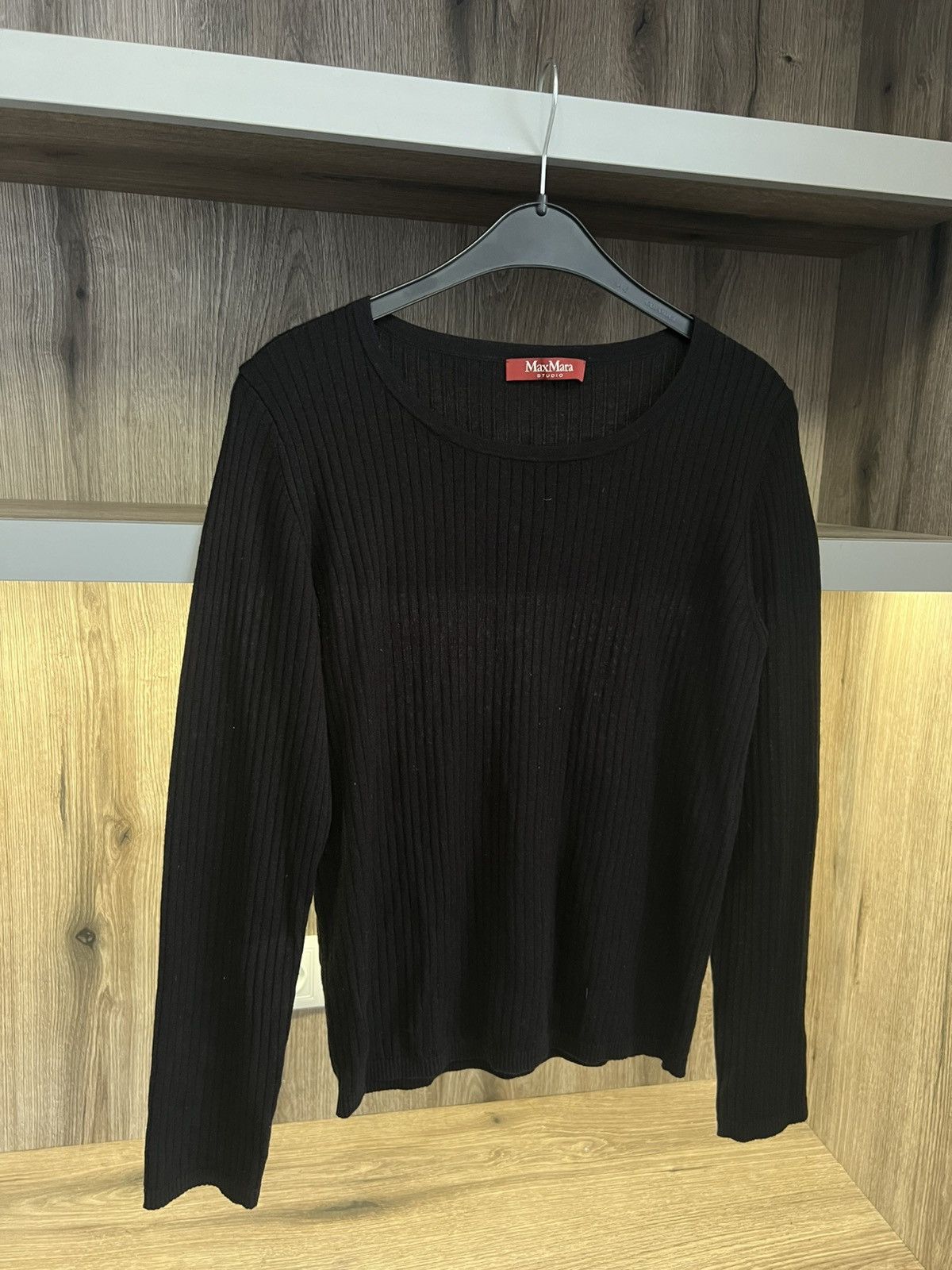 Max Mara Max Mara Black sweater long sleeve Size M / US 6-8 / IT 42-44 - 3 Thumbnail