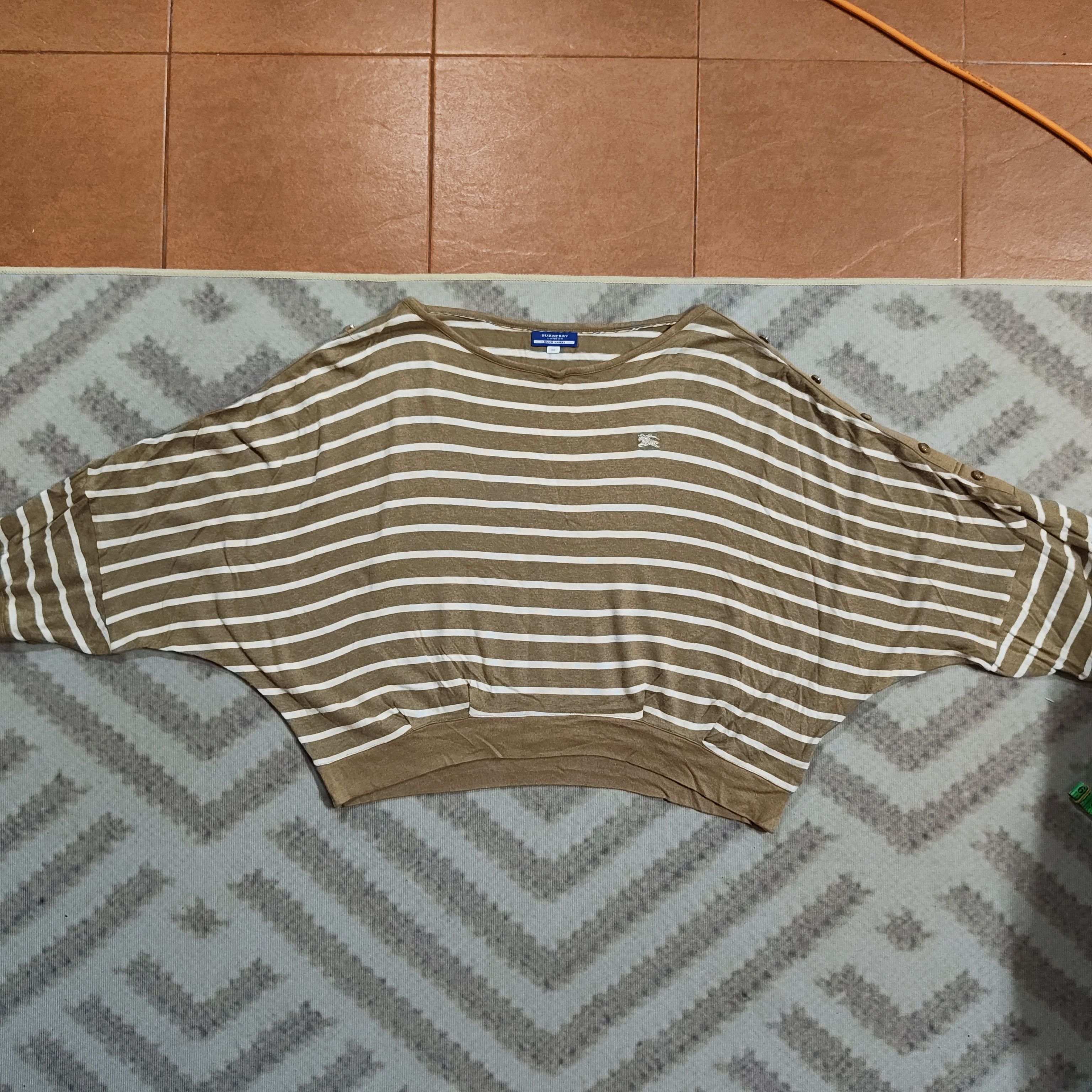 Burberry BURBERRY Ladies Baggy/Oversized Long Sleeve Striped Tshirt Size M / US 6-8 / IT 42-44 - 5 Thumbnail
