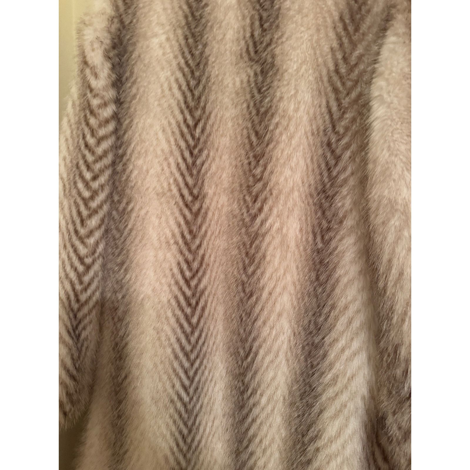 4x1111 Emma Leger x Revolve Carrie faux fur coat more to come xs Size XS / US 0-2 / IT 36-38 - 6 Thumbnail