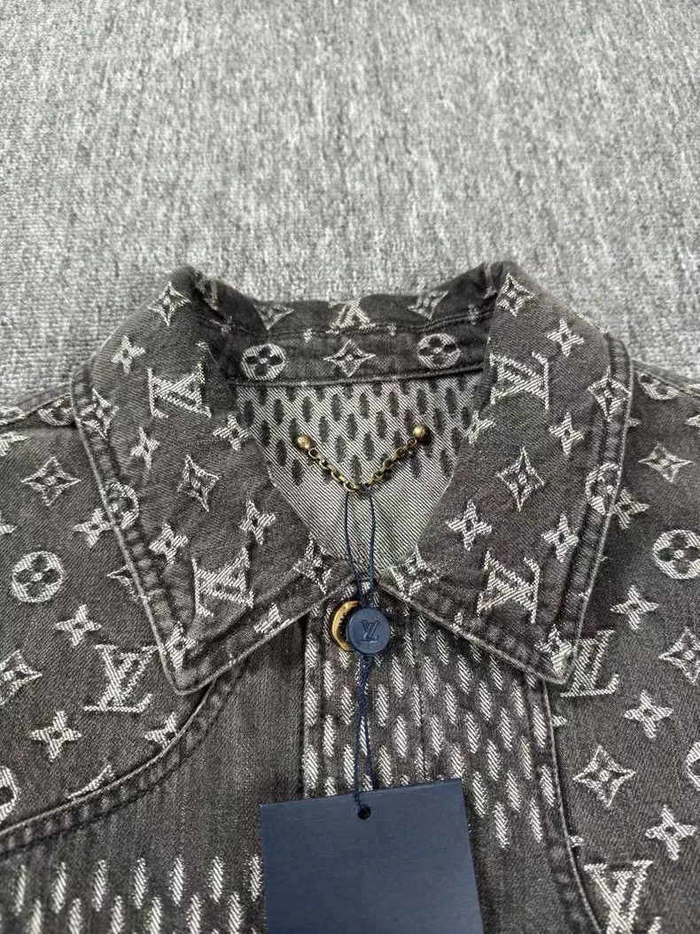 Louis Vuitton LOUIS VUITTON Co-branded black denim jacket 2501-Nextarrow Size US S / EU 44-46 / 1 - 5 Thumbnail