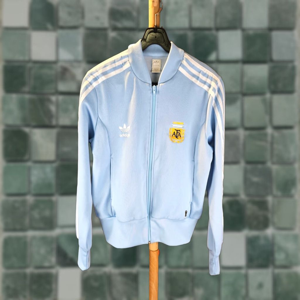 Adidas VINTAGE adidas TREFOIL FIFA ARGENTINA TRACK TOP JACKET Womens Medium SKY BLUE Track Jacket 15 INCH 19 INCH 24 INCH 25 INCH Size M / US 6-8 / IT 42-44 - 1 Thumbnail