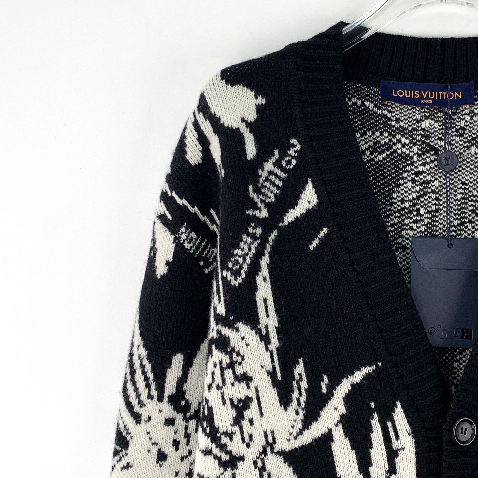 Louis Vuitton Louis Vuitton Floral Appliqué Wool Cardigan Black (S) Size US S / EU 44-46 / 1 - 3 Thumbnail