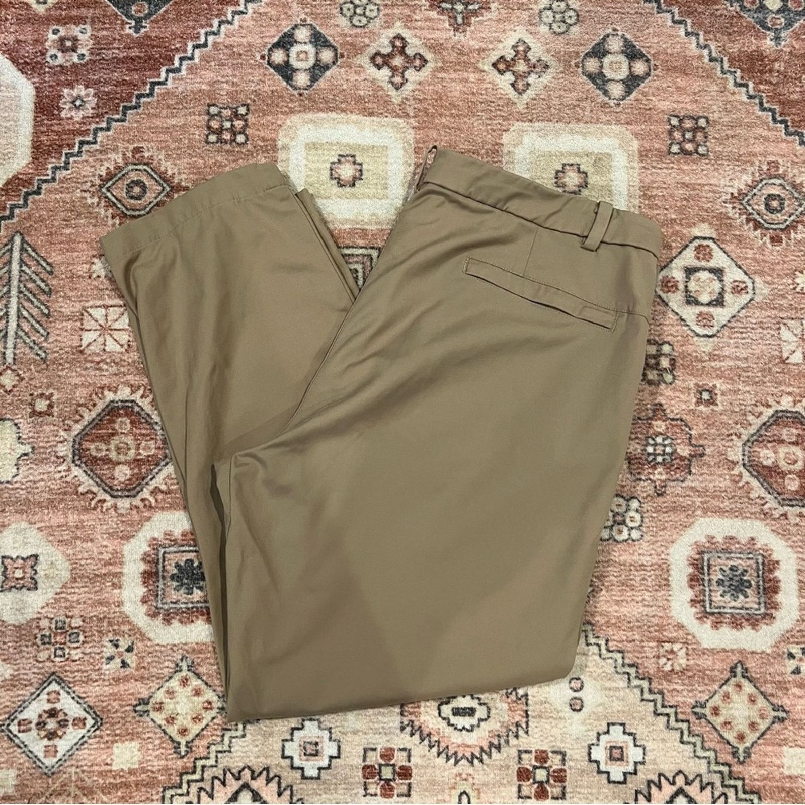 Lululemon Lululemon Men’s Commission Pant Classic Qwick Chino 28” Size US 40 / EU 56 - 1 Thumbnail