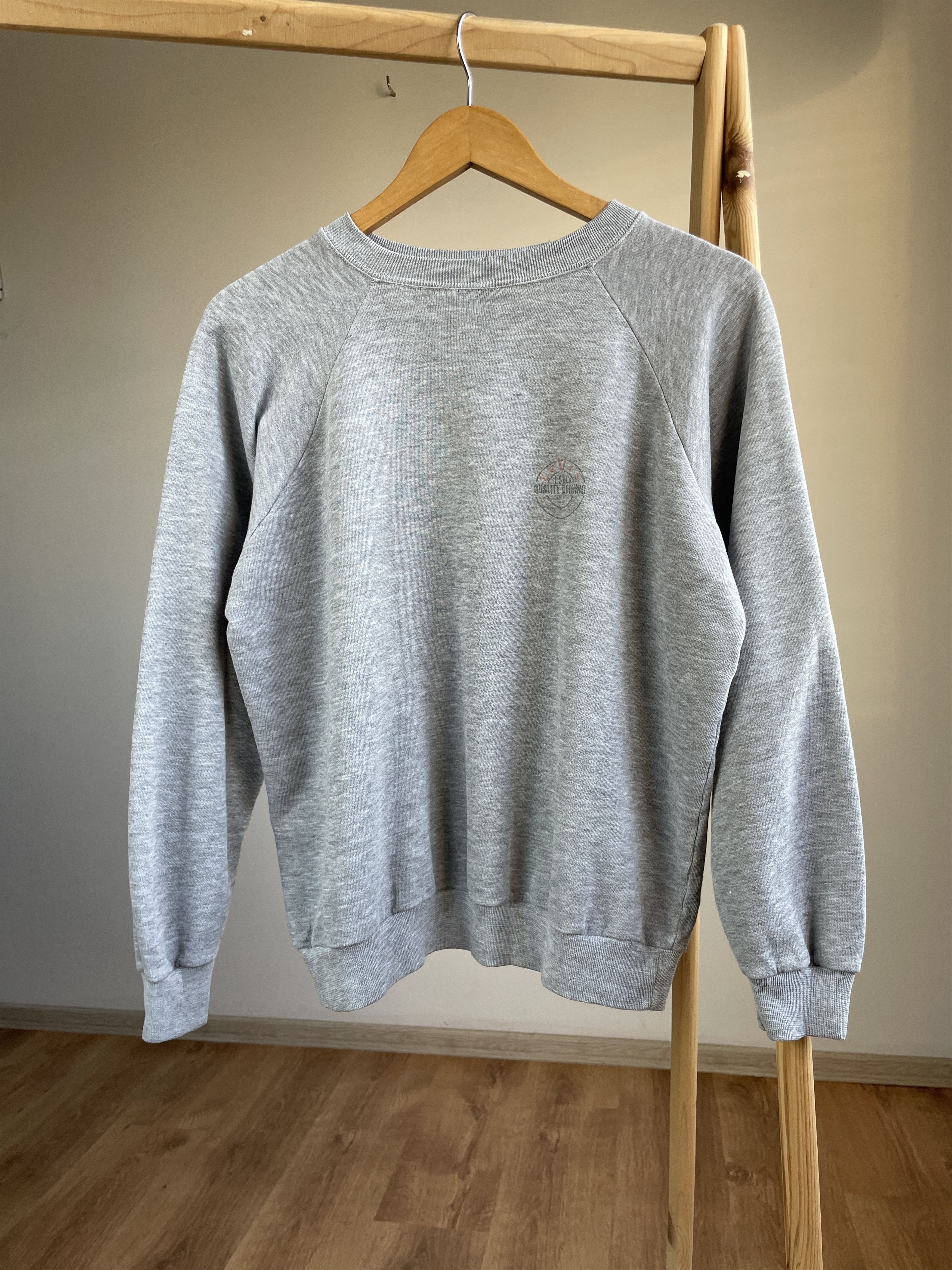 Levi's Levi's Vintage 80's 90's Crew Neck Boxy Sweatshirt Size L Size US L / EU 52-54 / 3 - 1 Thumbnail
