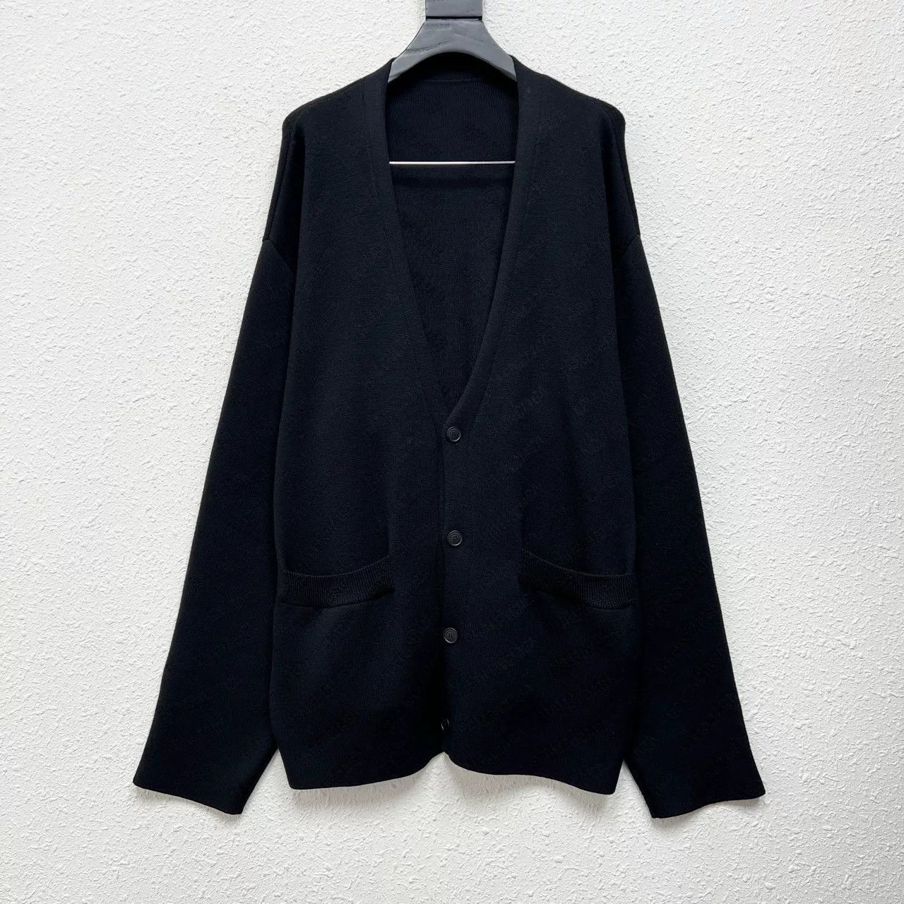 Balenciaga balenciaga blackout logo cardigan size L Size US L / EU 52-54 / 3 - 1 Thumbnail