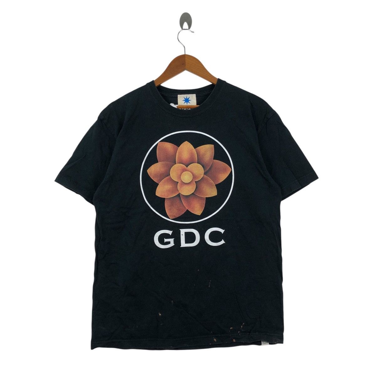 Japanese Brand Japanese Brand GDC ORIGINAL TOKYO Floral Logo Faded T-Shirt Size US L / EU 52-54 / 3 - 1 Thumbnail