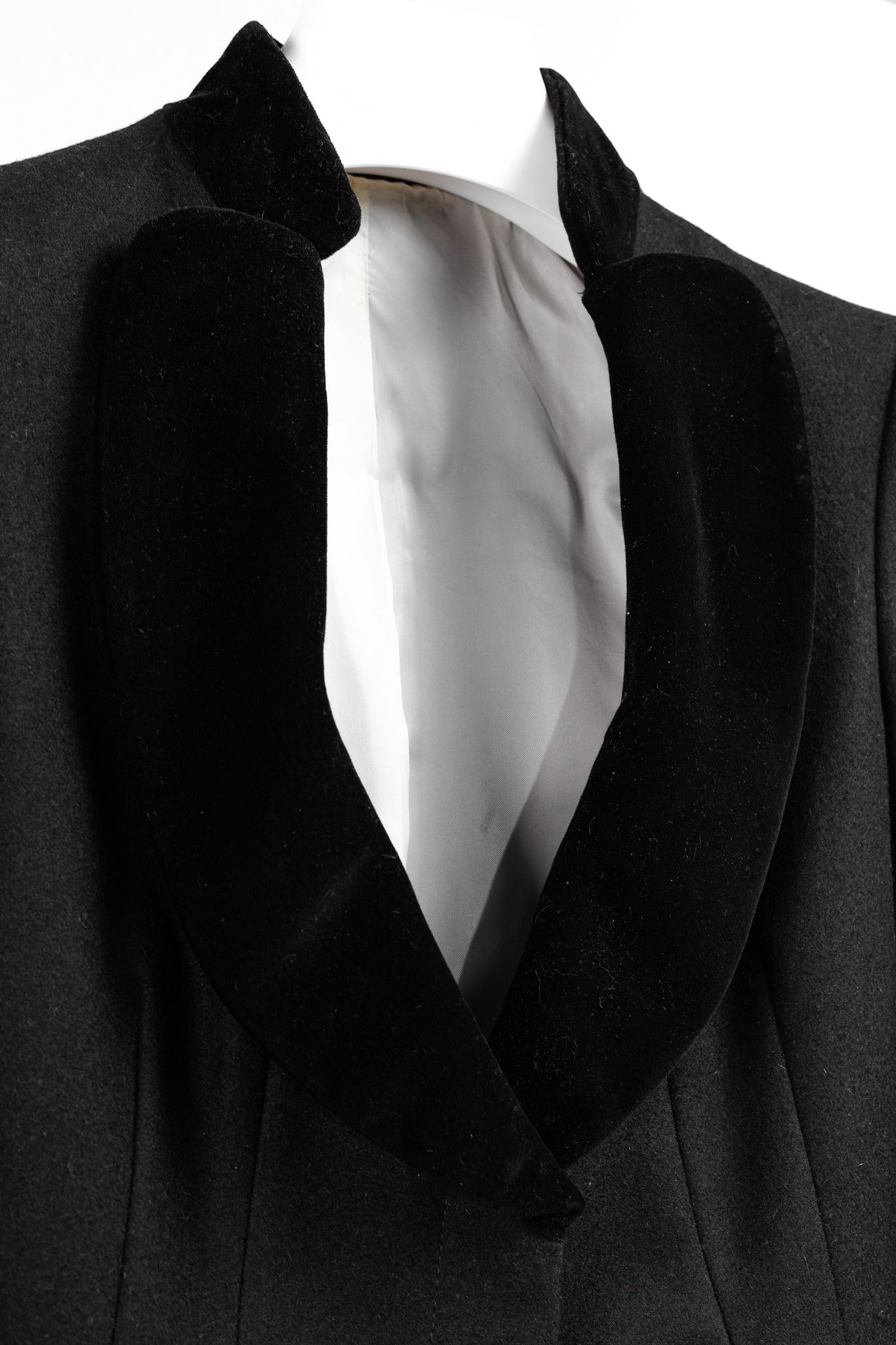 Alexander McQueen Alexander McQueen PF/12 Wool & Cashmere Velvet Peplum Blazer Size M / US 6-8 / IT 42-44 - 5 Thumbnail