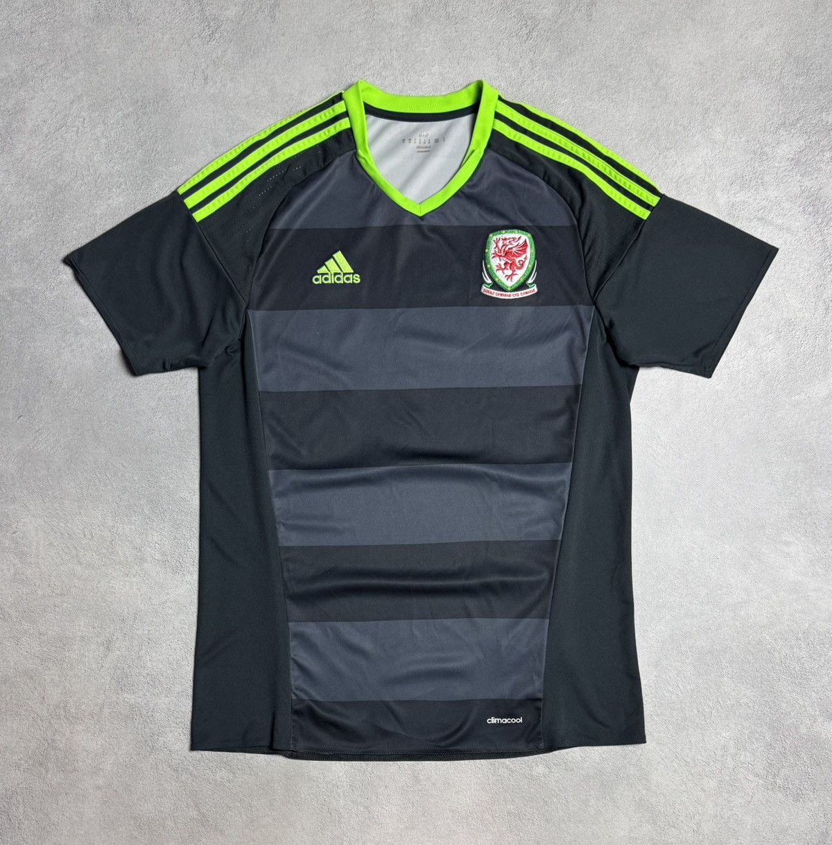 Adidas Wales 2016 2017 Away Football Shirt Soccer Jersey Adidas Size US M / EU 48-50 / 2 - 1 Thumbnail