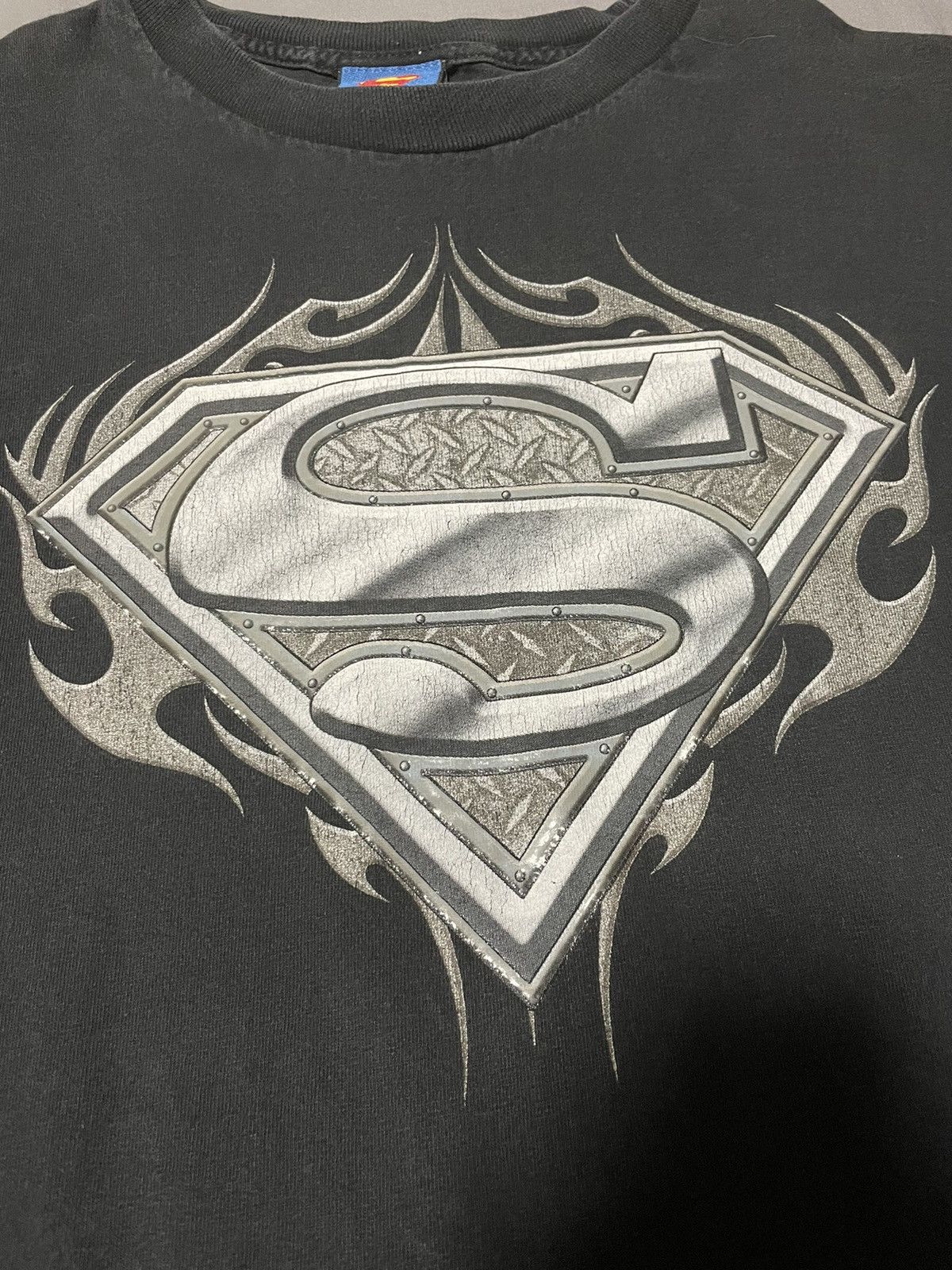 DC Comics × Vintage RARE ⛓️🦹🏼‍♂️Y2K Superman Tribal Steel Flames Tee Size US XXL / EU 58 / 5 - 4 Thumbnail