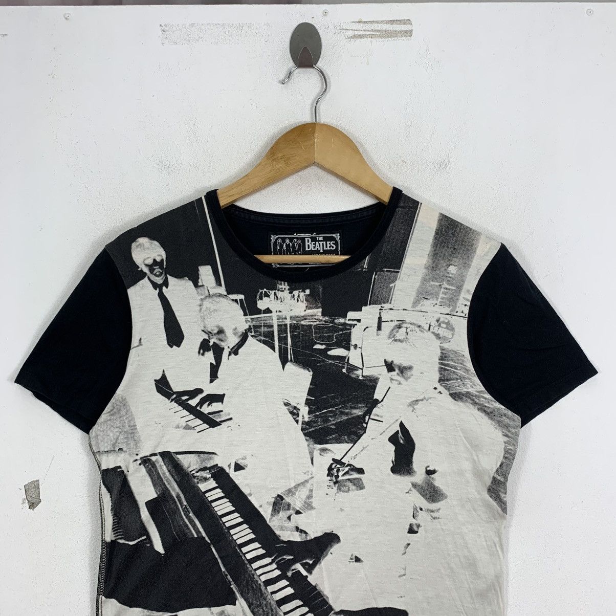 Vintage Vintage Y2K THE BEATLES By Men’s Bigi Overprint Band Tshirt Size US XS / EU 42 / 0 - 3 Thumbnail