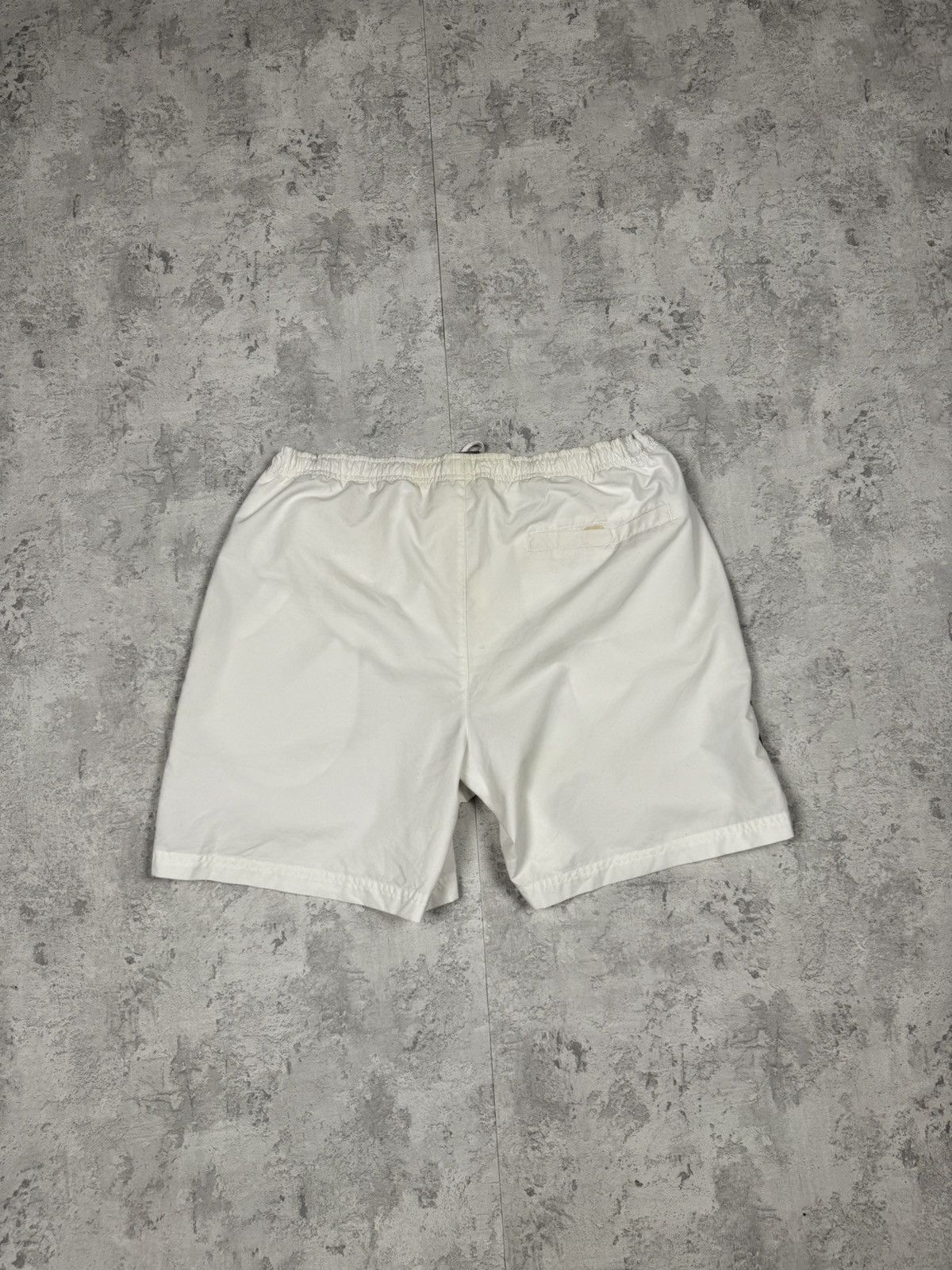 Nike Vintage Nike Y2K Streetwear Sportswear White Shorts Size XL Size US 37 - 5 Thumbnail