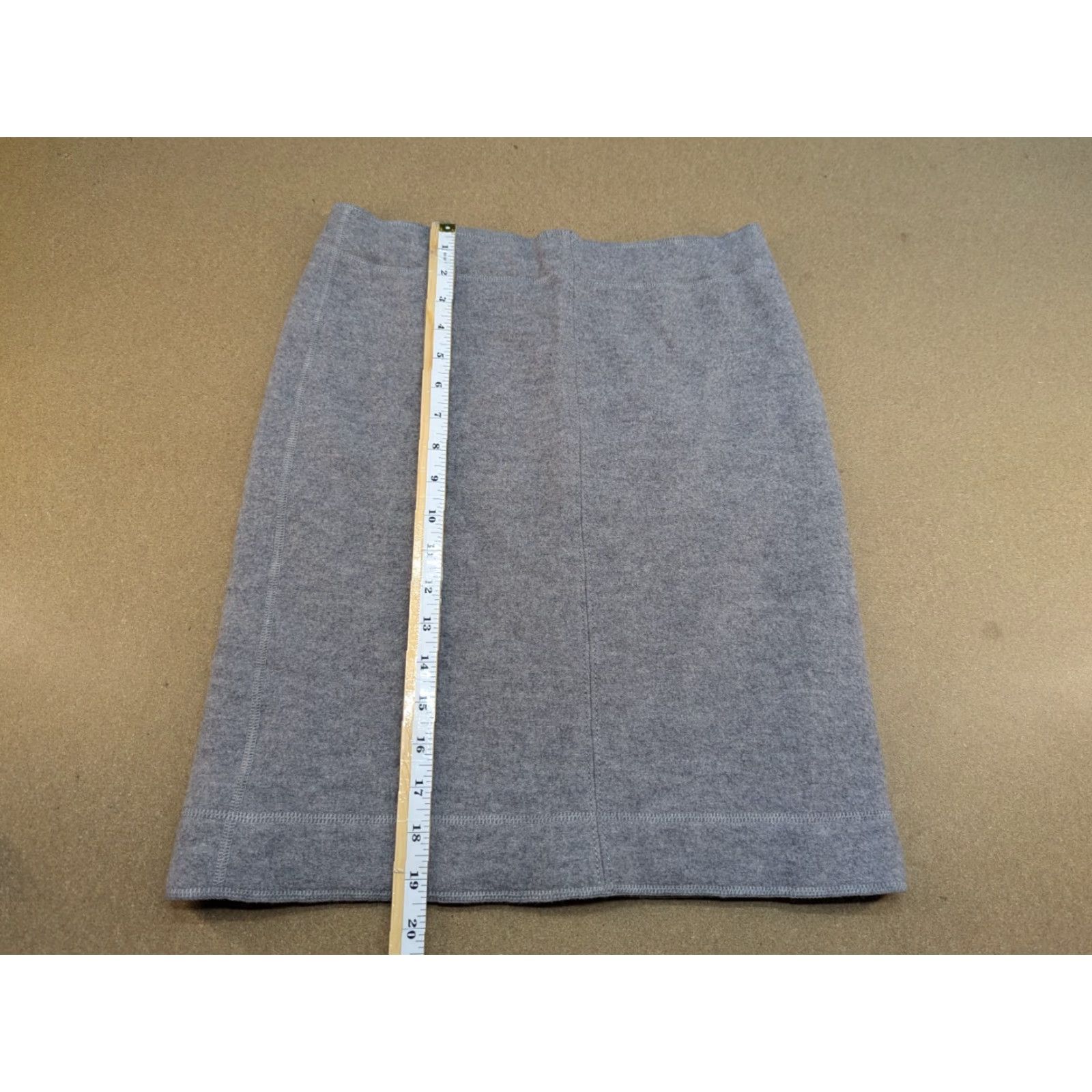 Marcs Marc Cain Skirt Womens 100% Virgin Wool Size 3 Gray Fleece Knee Length Floral Casual Swing Mens? Womens Size 26" / US 2 / IT 38 - 4 Thumbnail