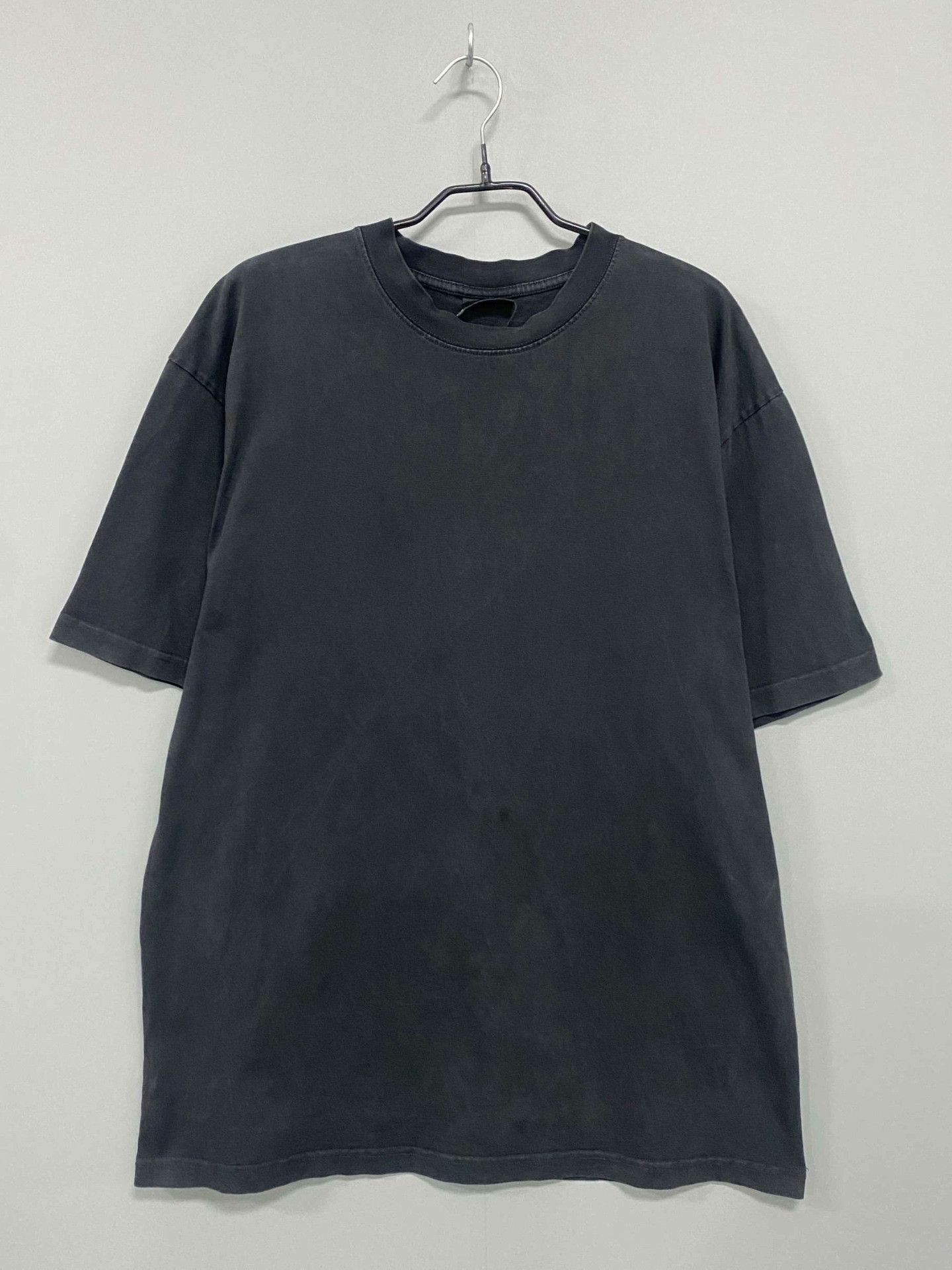 Balenciaga Balenciaga Distressed T-Shirt S Women Size S / US 4 / IT 40 - 1 Thumbnail
