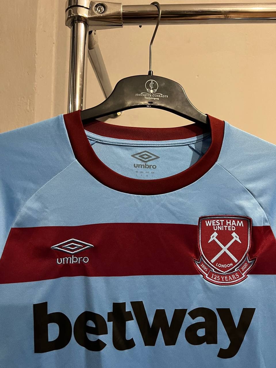 Umbro 2020/21 WEST HAM UNITED AWAY SOCCER JERSEY FOOTBALL SHIRT L Size US L / EU 52-54 / 3 - 5 Thumbnail