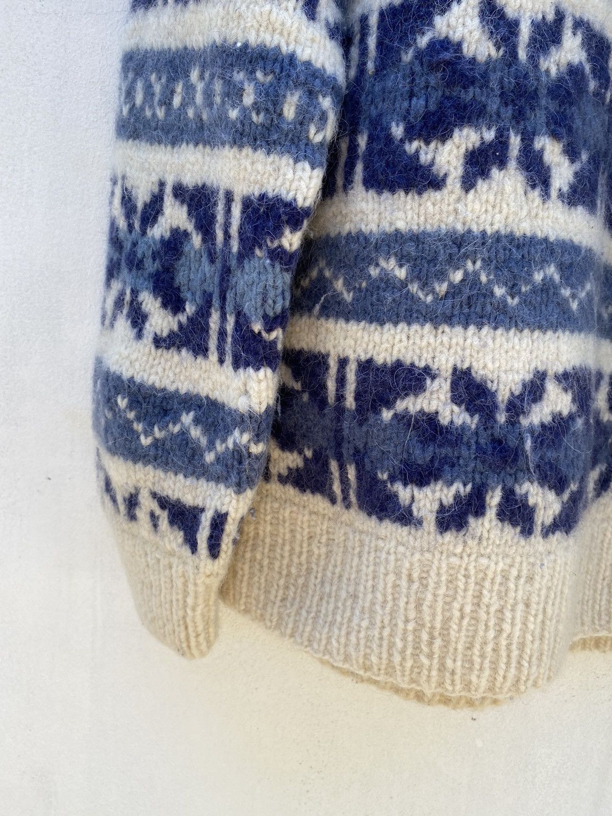 Designer × Vintage ARTESANIAS ECUADOR Blue and Cream Nordic Knit Sweater Size US S / EU 44-46 / 1 - 23 Thumbnail