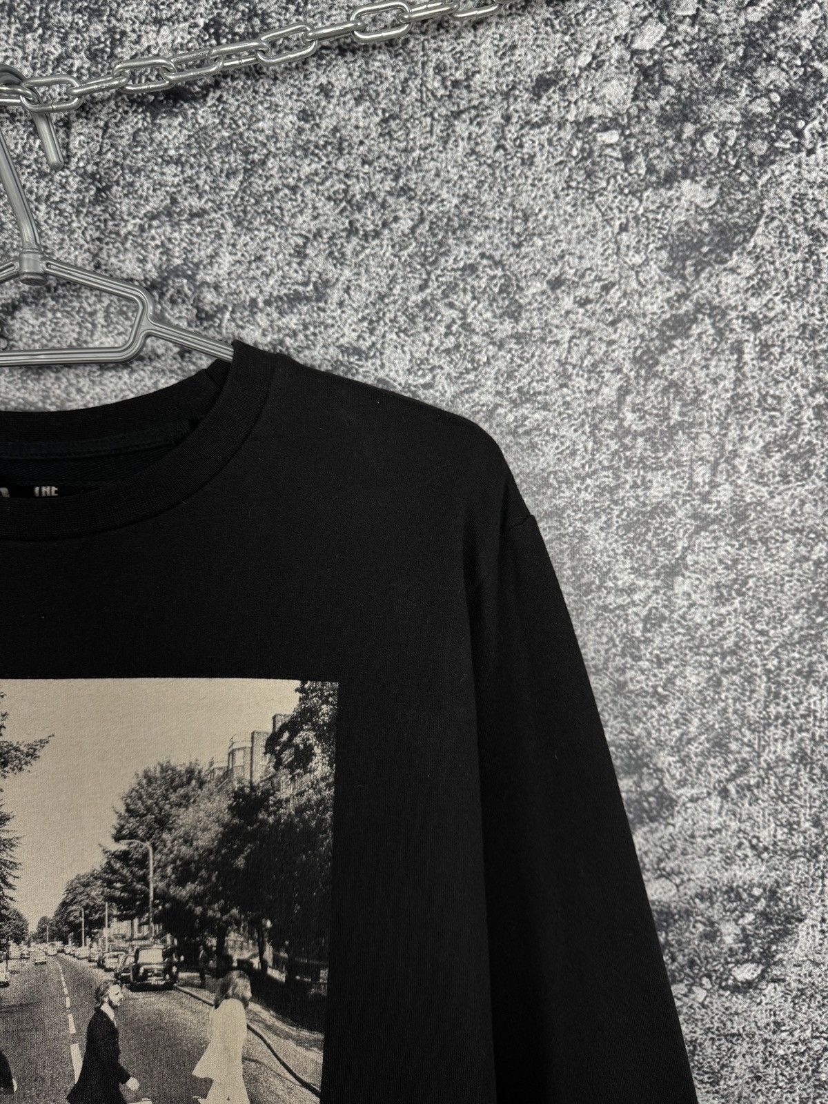Vintage The Beatles 2012 Crew Sweatshirt Band Rock Vintage Size L Size L / US 10 / IT 46 - 2 Thumbnail