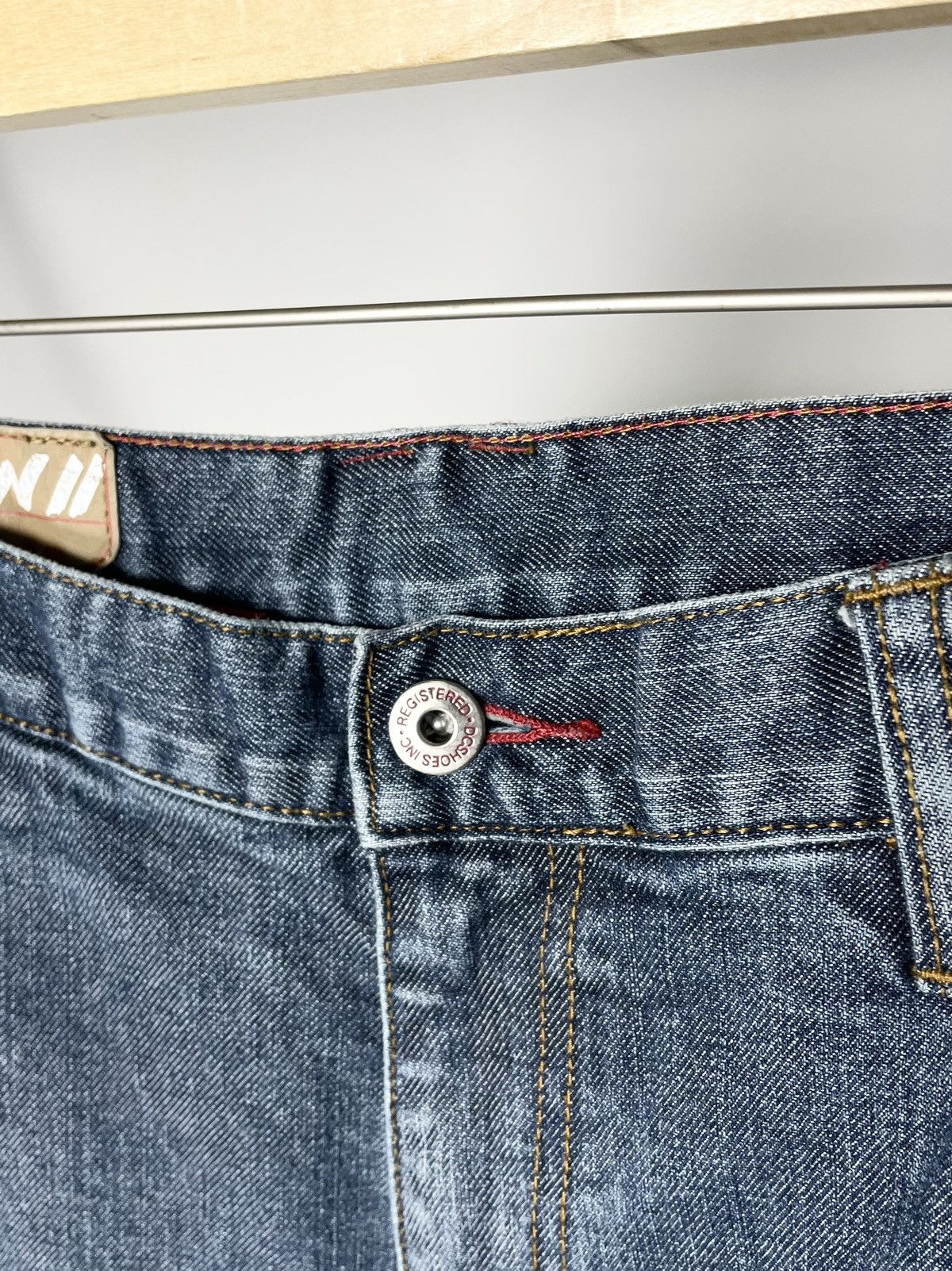 DC Vintage DC Aidan 2 Printed Pocket Supreme Skater Denim Jeans Size US 35 - 10 Thumbnail