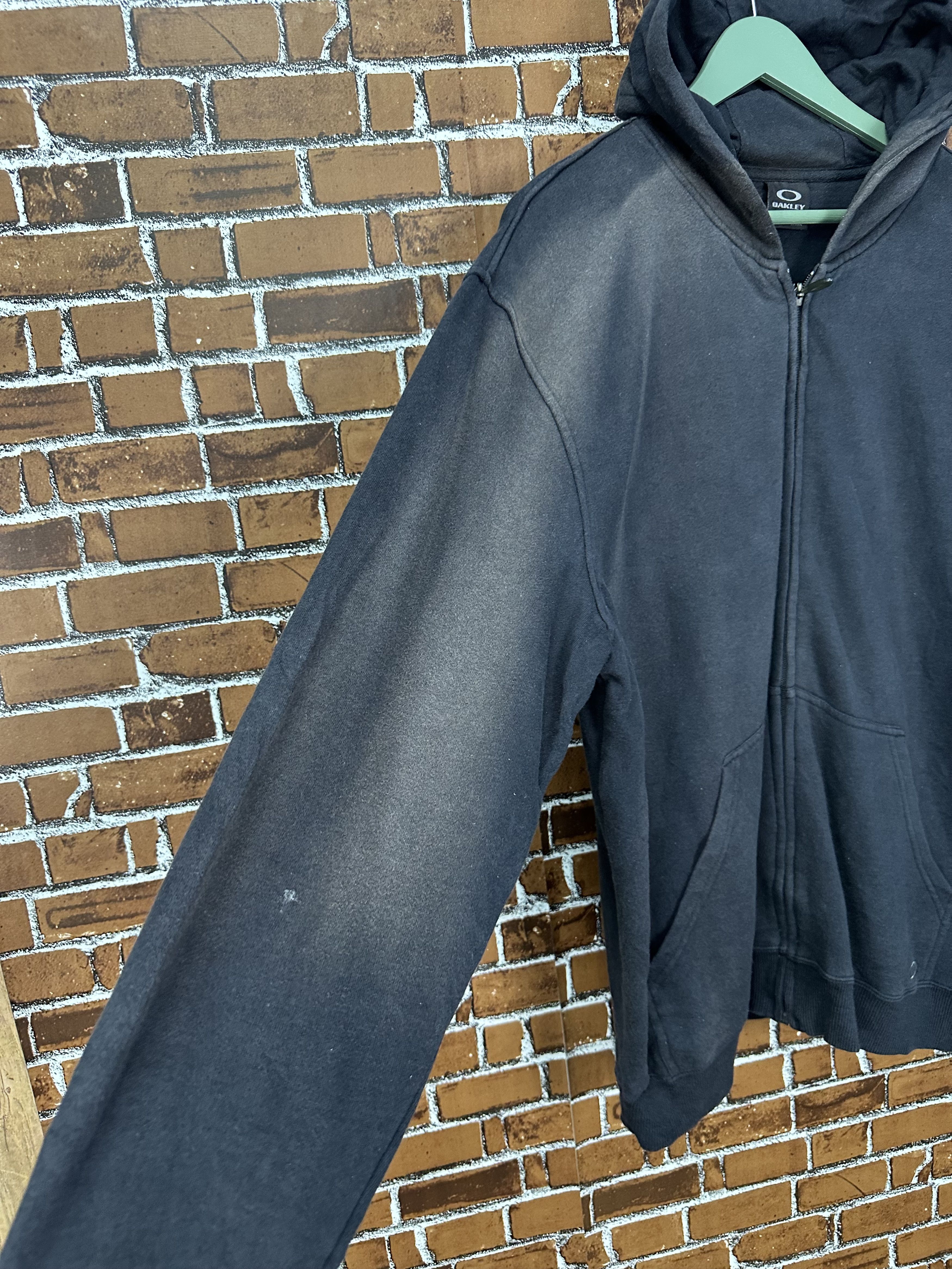 Oakley Vintage Oakley Sunfaded Zipper Hoodie Z441 Size US L / EU 52-54 / 3 - 5 Thumbnail