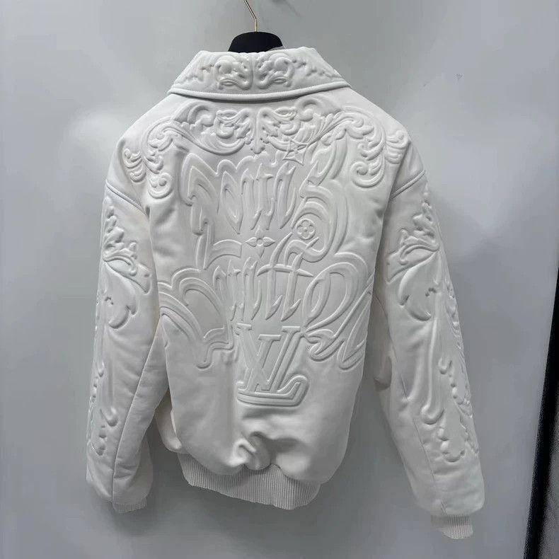 Louis Vuitton louis vuitton white embossed jacket-2507 Size US L / EU 52-54 / 3 - 3 Thumbnail
