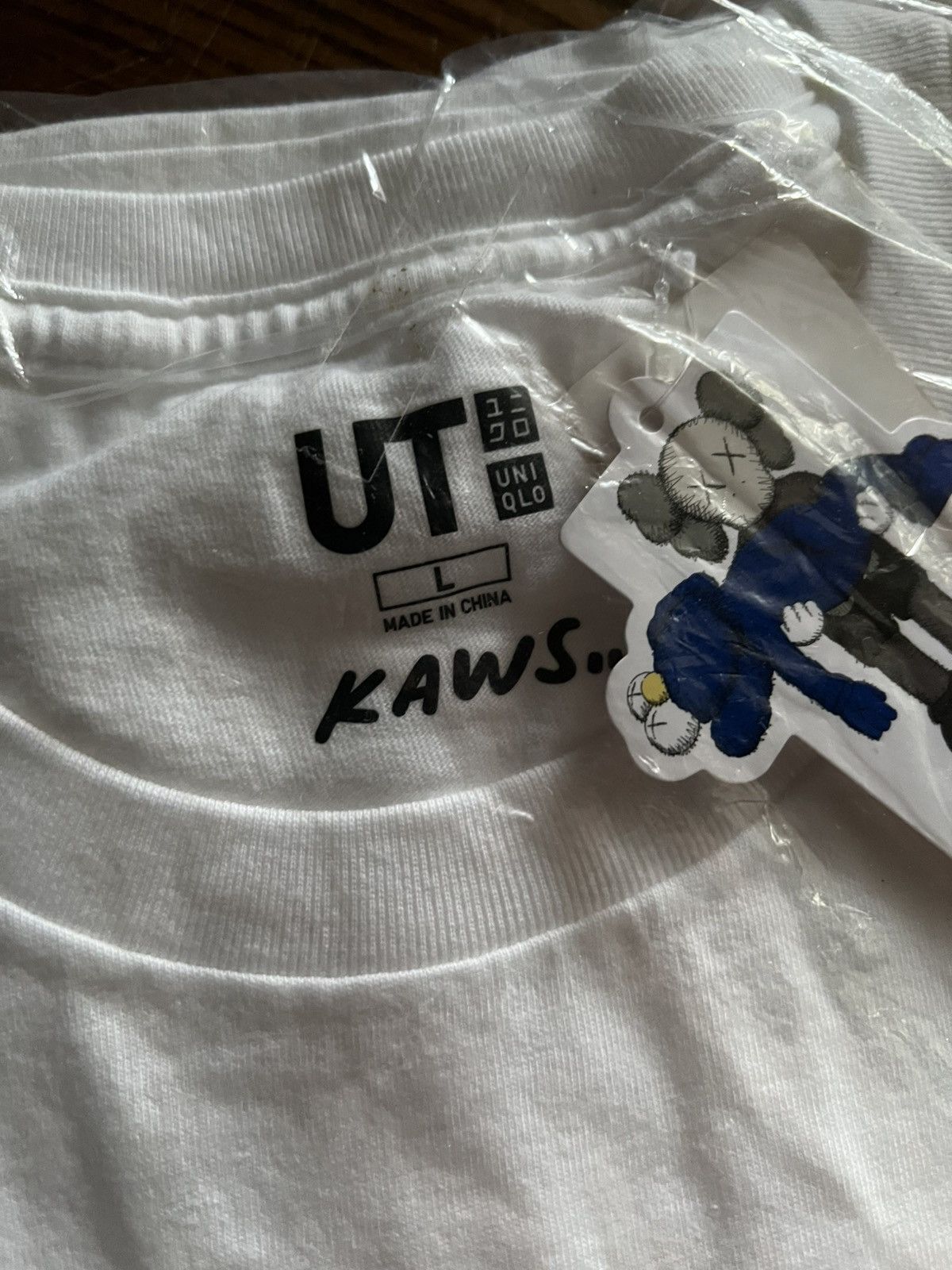 Kaws × Uniqlo Kaws / Uniqlo BFF Tee Size US L / EU 52-54 / 3 - 3 Thumbnail