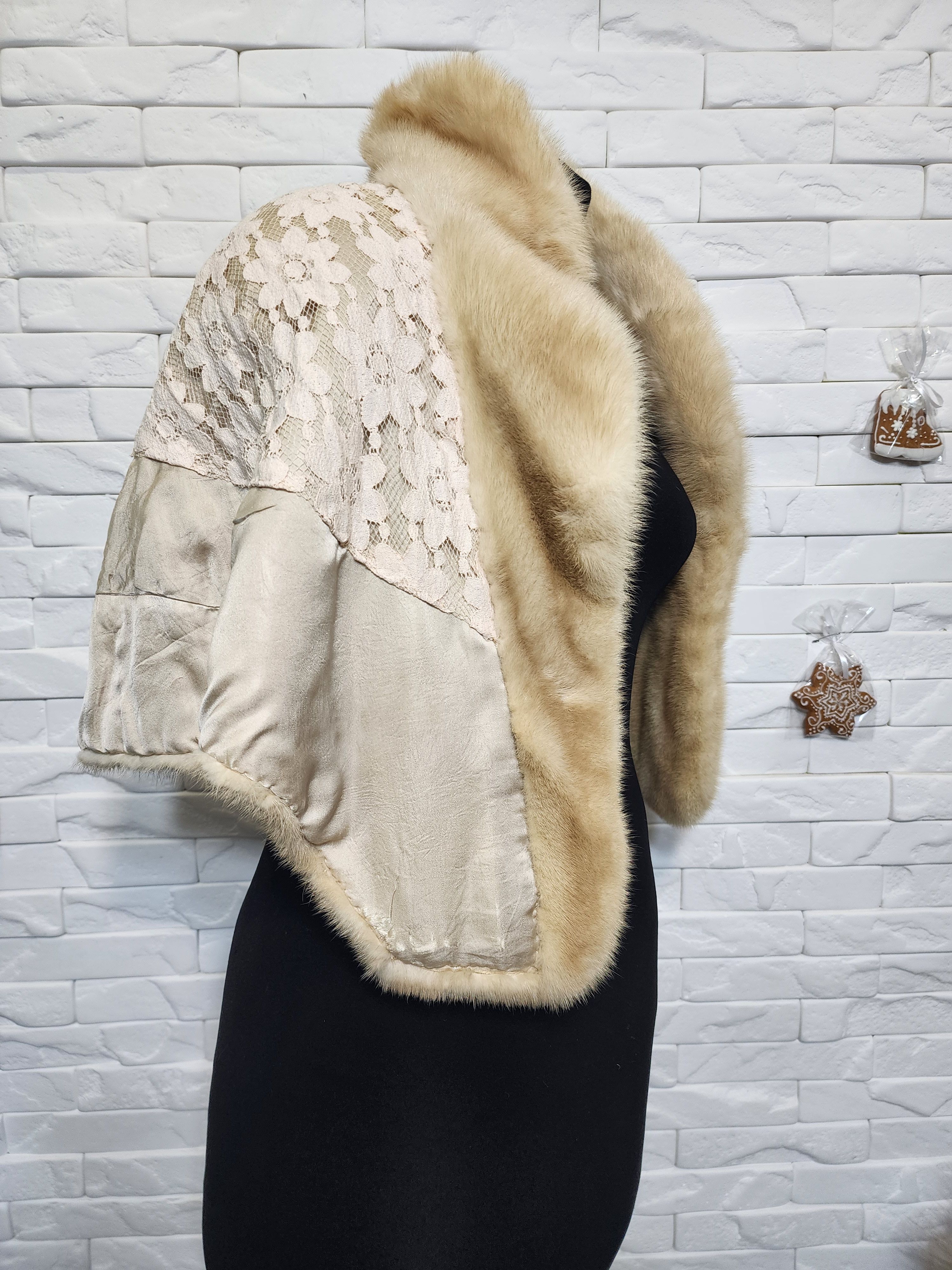 Uniqlo Vintage Fur Cape: Undyed Brown, Size S-L Size M / US 6-8 / IT 42-44 - 8 Thumbnail