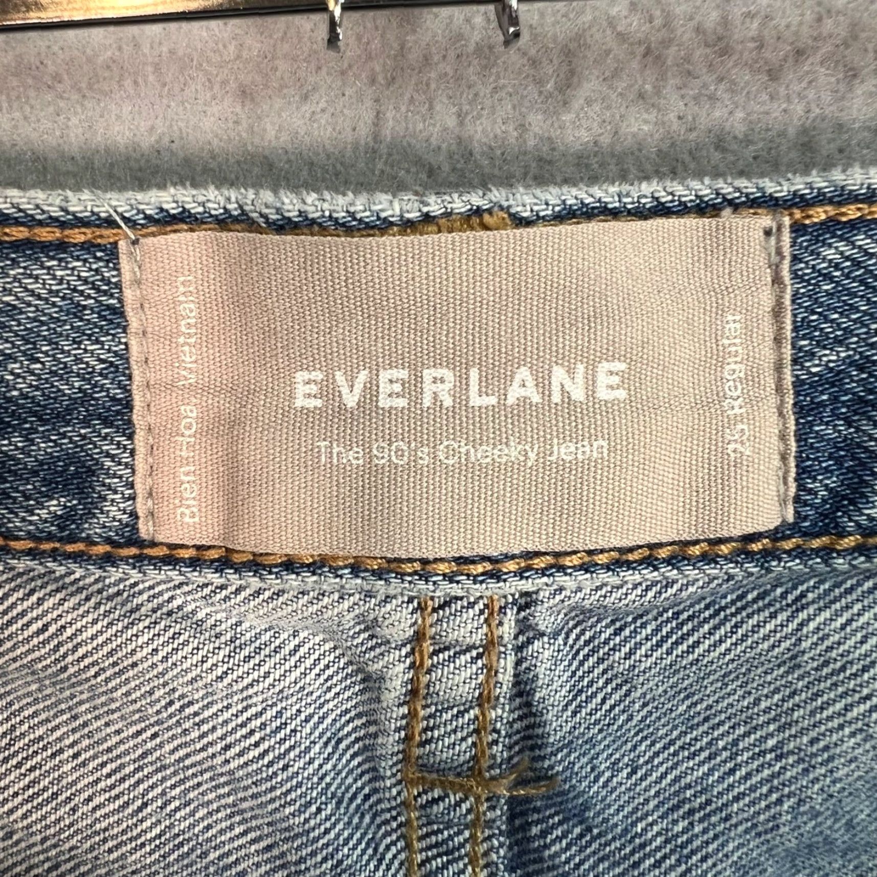 Everlane VINTAGE? The 90s Cheeky Jean Everlane The 90s Cheeky Jean 25 Regular High Rise Light Wash Blue Denim Womens 25 Regular 26x27 5-Pocket 90s Style Jeans Size 42" / US 20 - 3 Thumbnail