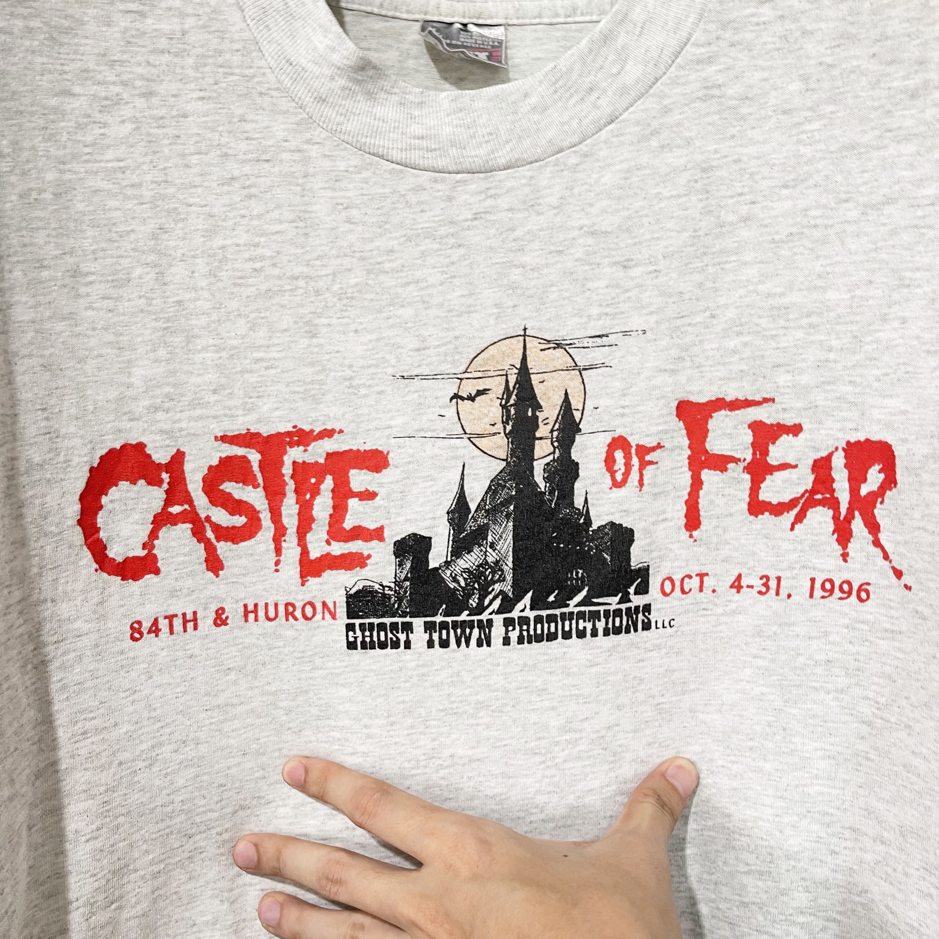Vintage Vintage 90s Castle of Fear Horror T-Shirt Size US L / EU 52-54 / 3 - 2 Thumbnail