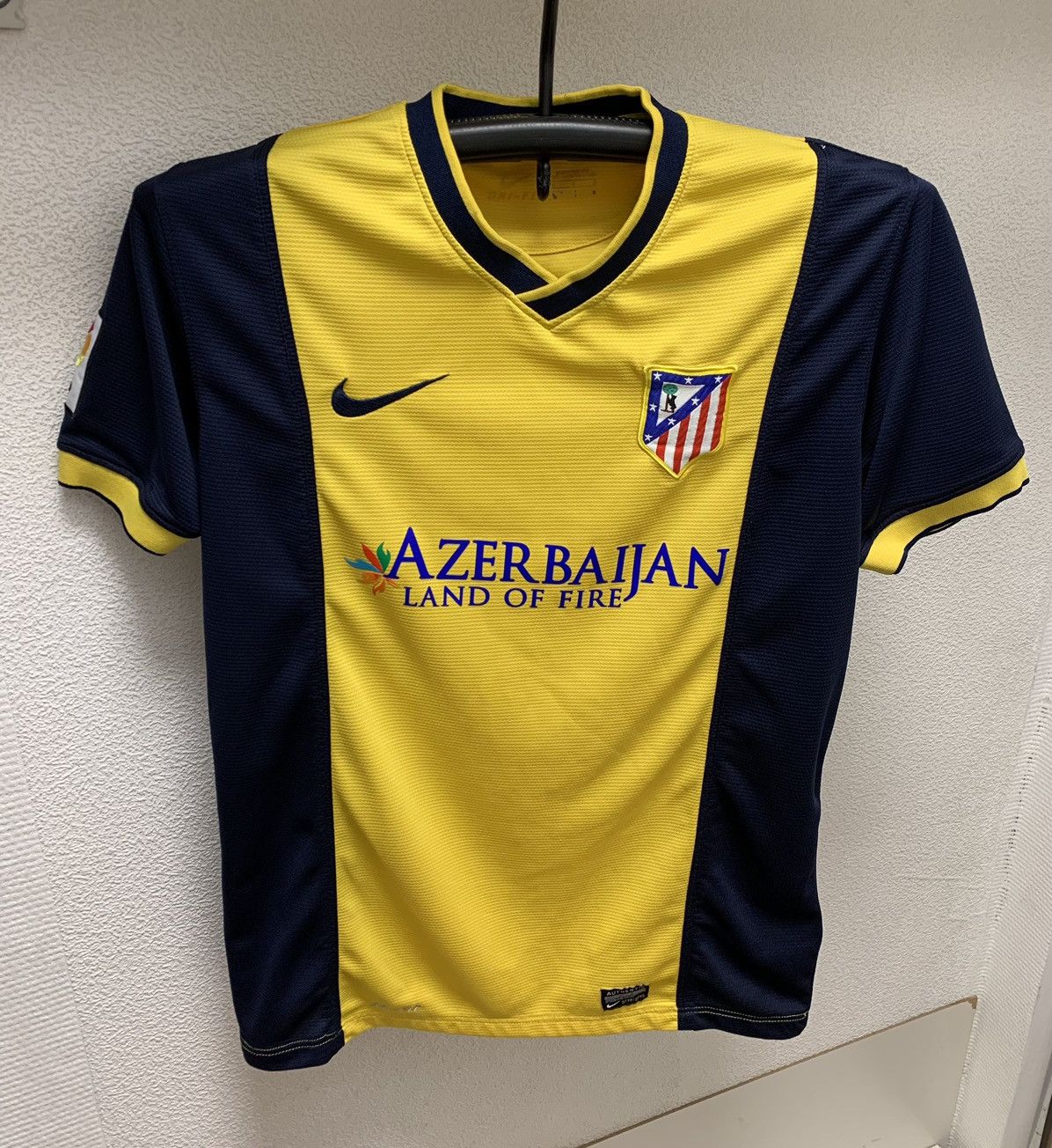 Nike Villa 9 Atletico Madrid Nike soccer jersey LFP patch S sz Size US S / EU 44-46 / 1 - 2 Thumbnail