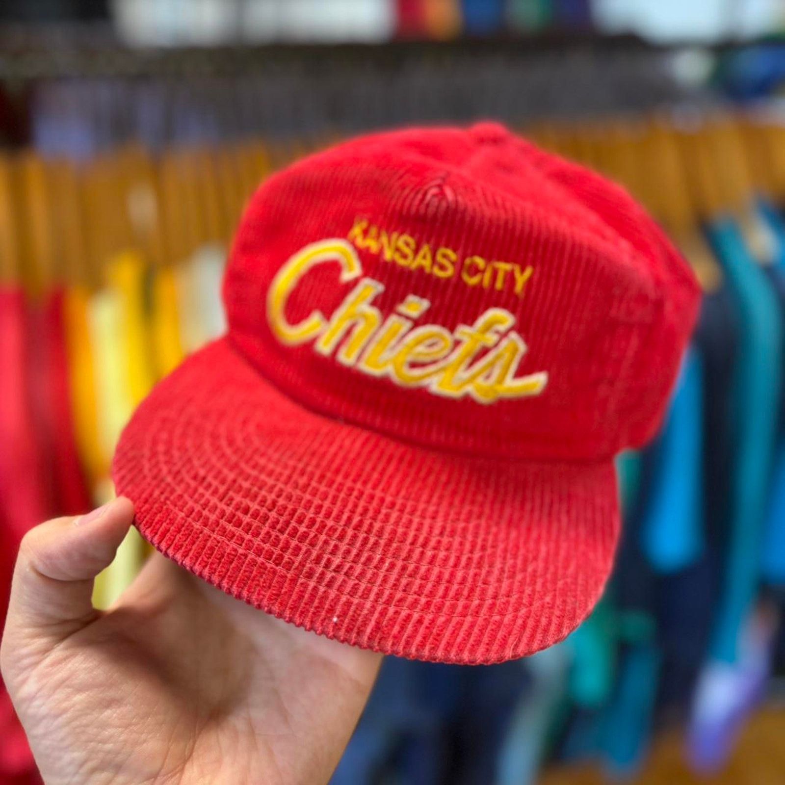 NFL × Vintage Vintage 90s Kansas City Chiefs NFL SS Script Cap Size ONE SIZE - 1 Thumbnail