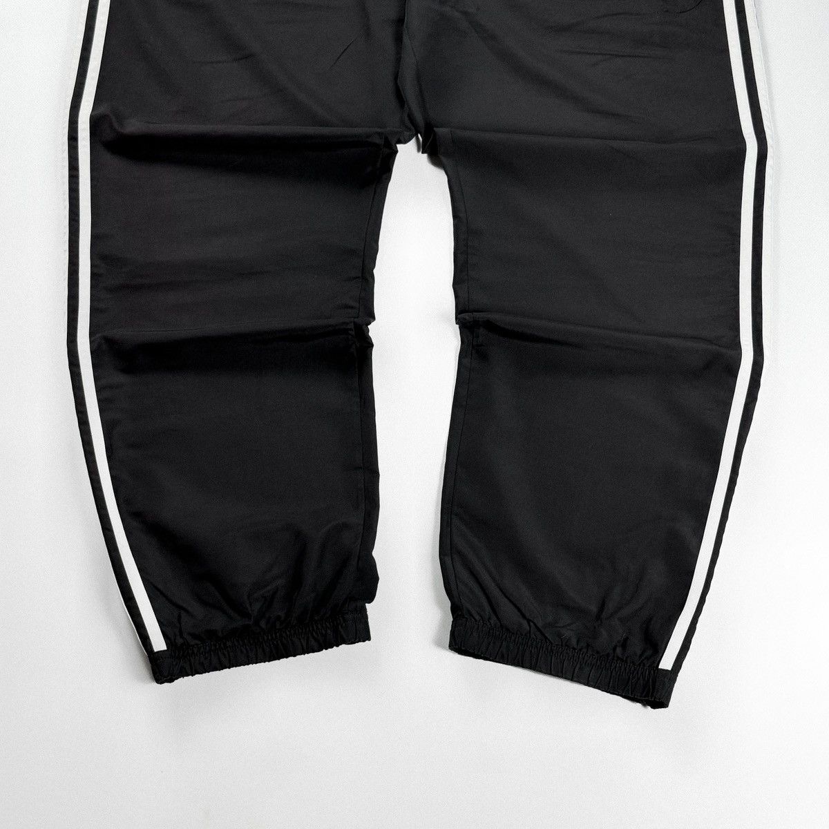 Adidas Adidas Essentials Logo Track Pants Vintage Size US 34 / EU 50 - 3 Thumbnail