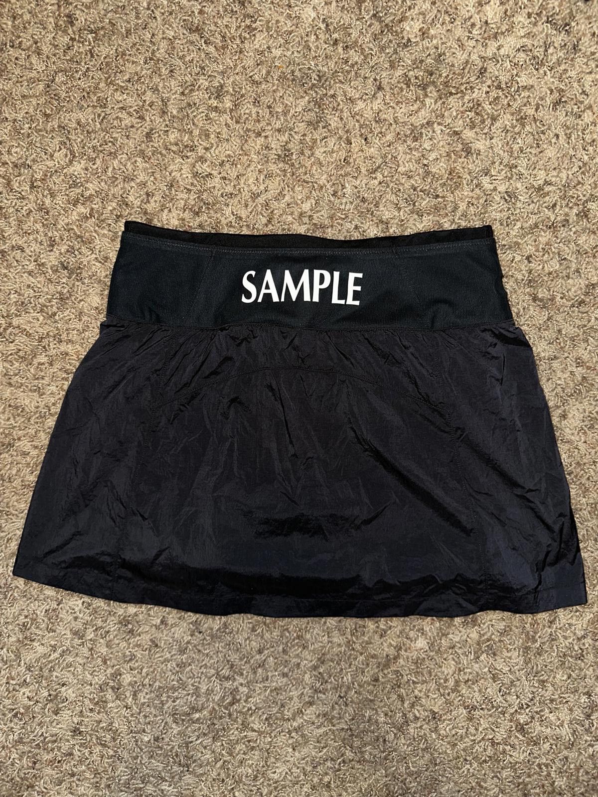 Nike Nike Women's Trail Repel Mid-Rise 5" Black Skort Sample Size 28" / US 6 / IT 42 - 5 Thumbnail