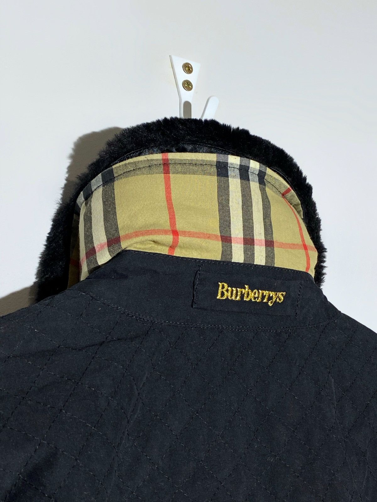 Burberry Burberry’s vintage nova check quilted jacket fur collar Size US M / EU 48-50 / 2 - 12 Thumbnail