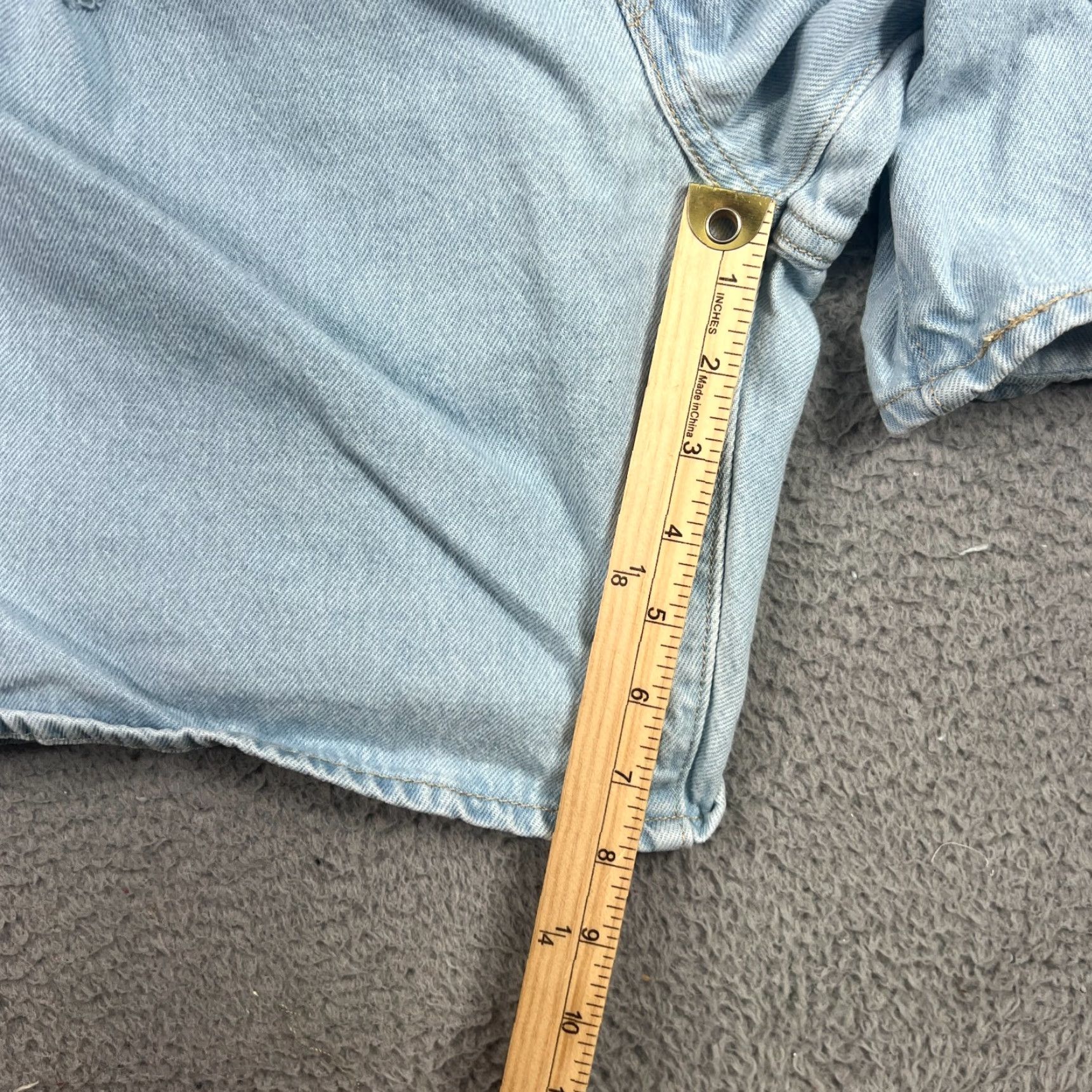 Levi's VINTAGE Levi's Silver Tab Baggy Light Wash Denim Shorts 31 Distressed Skater Jeans Shorts 90s Jorts Mens Size US 31 - 3 Thumbnail