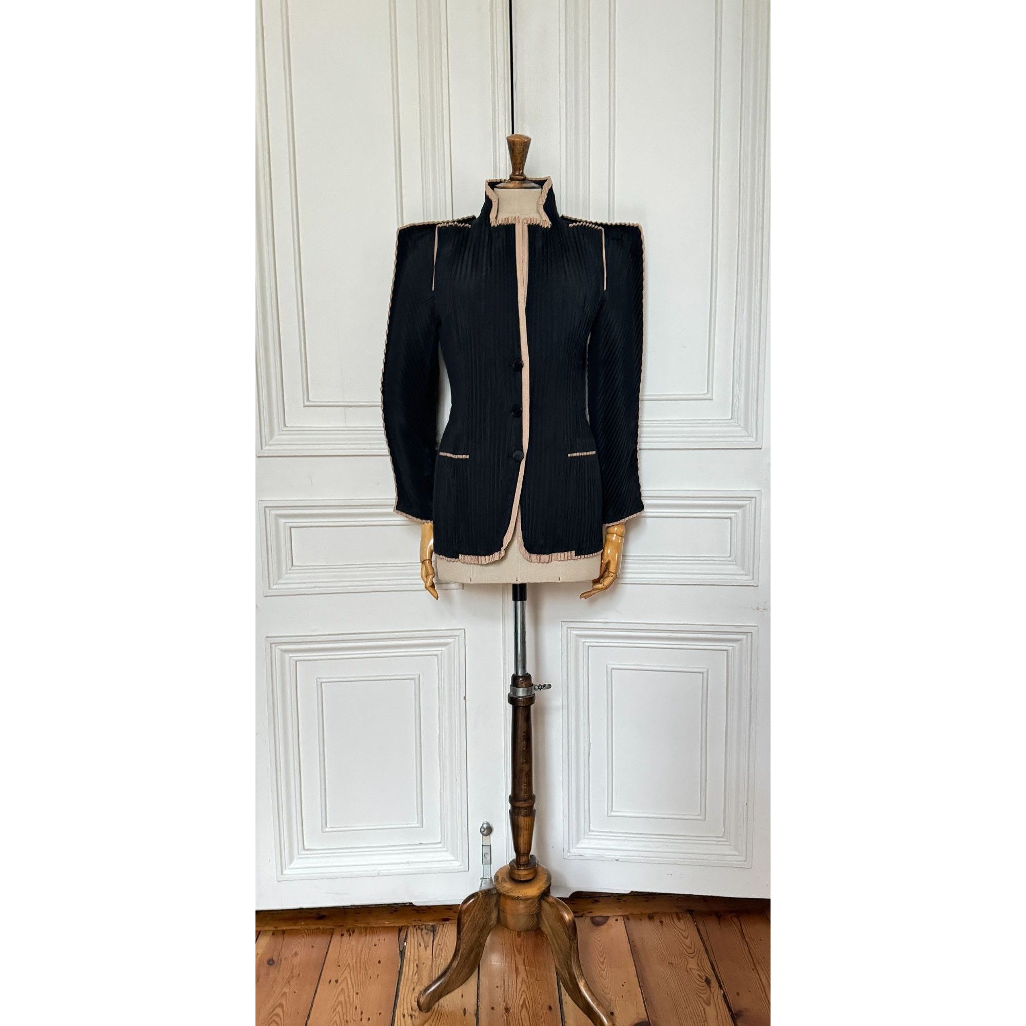 Jean Paul Gaultier Rare Black Pleated Jacket Size M / US 6-8 / IT 42-44 - 4 Thumbnail