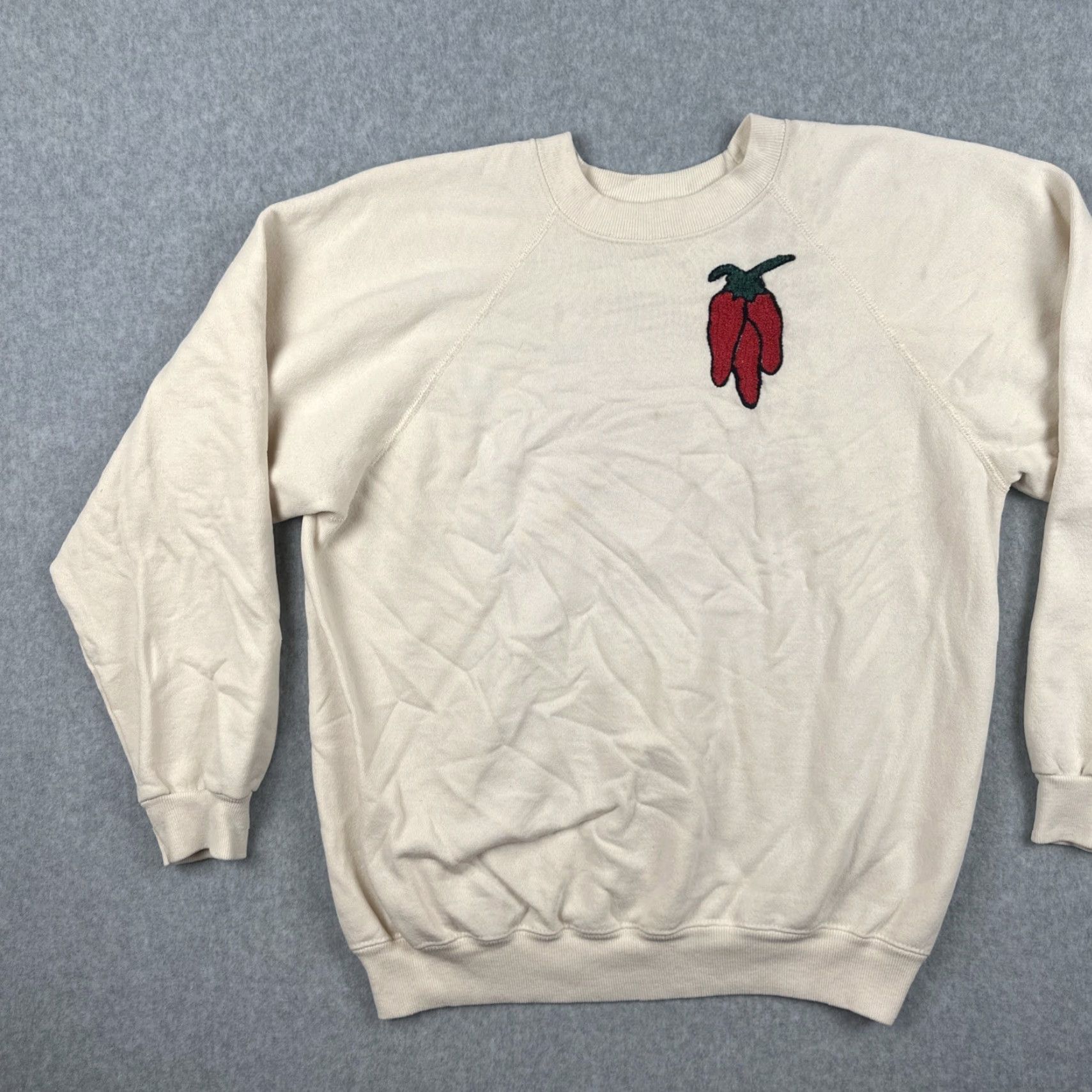 Hanes VINTAGE Hanes XL Raglan Sweatshirt Embroidered Chile Ristra White USA Men Size US XL / EU 56 / 4 - 3 Thumbnail