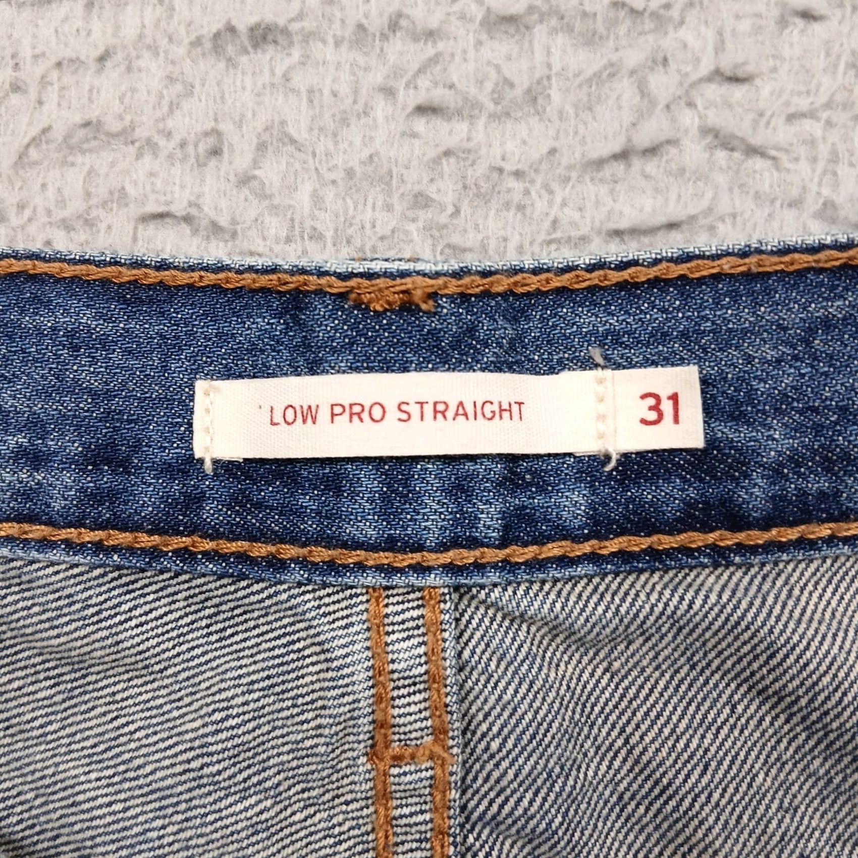 Levi's Levi's Low Pro Straight Jeans Men 31 Blue Denim Mid-Rise Casual Jeans 31 Inseam Blue Mens Straight Denim Leather Patch Horse Theme Size US 31 - 5 Thumbnail