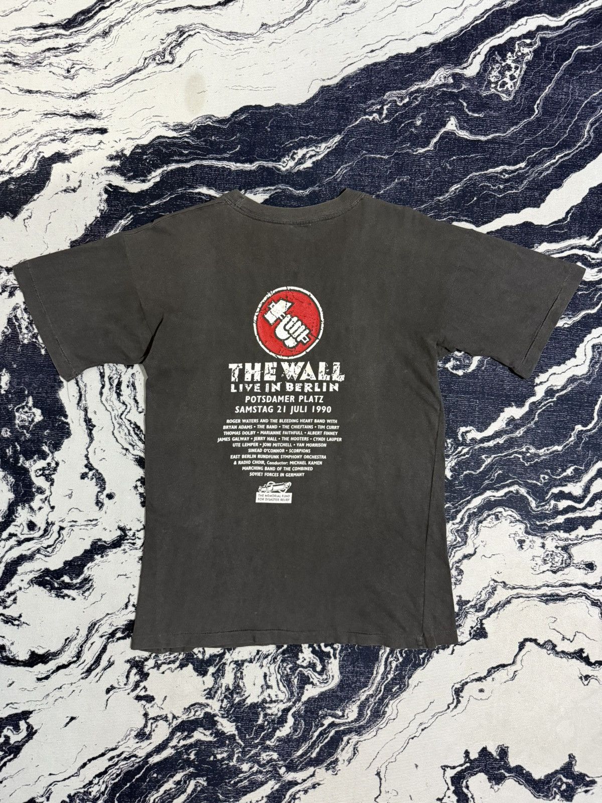 Band Tees Vintage pink floyd the wall live in berlin 90 concert tshirt Size US M / EU 48-50 / 2 - 15 Thumbnail
