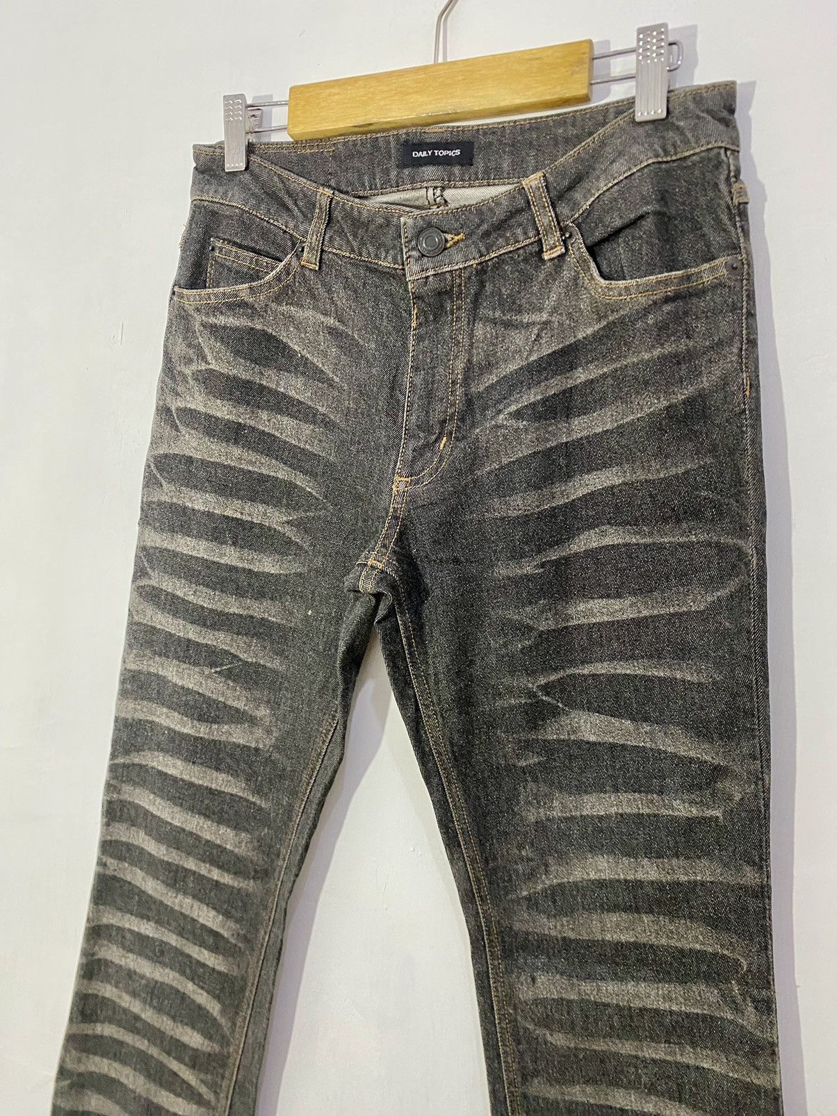 14th Addiction 💥Flare💥Daily Topic Snake Motif Flare Jeans Size US 30 / EU 46 - 1 Thumbnail