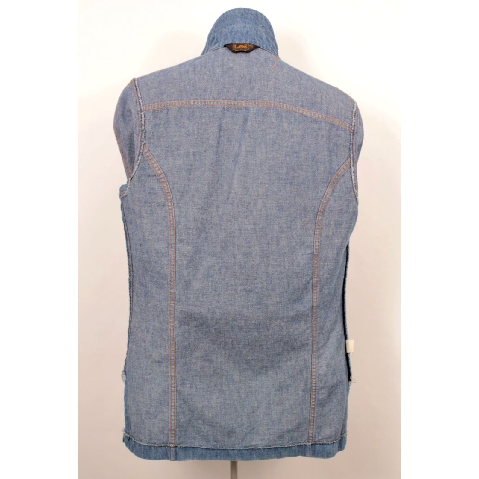 Lee VINTAGE Lee Denim Jacket Shirt Mens 70s 1970s Cotton Blue Long Sleeve Size M Regular 42 Chest 31.5 Shoulder to Hem Casual Groove? Size US 31 - 3 Thumbnail